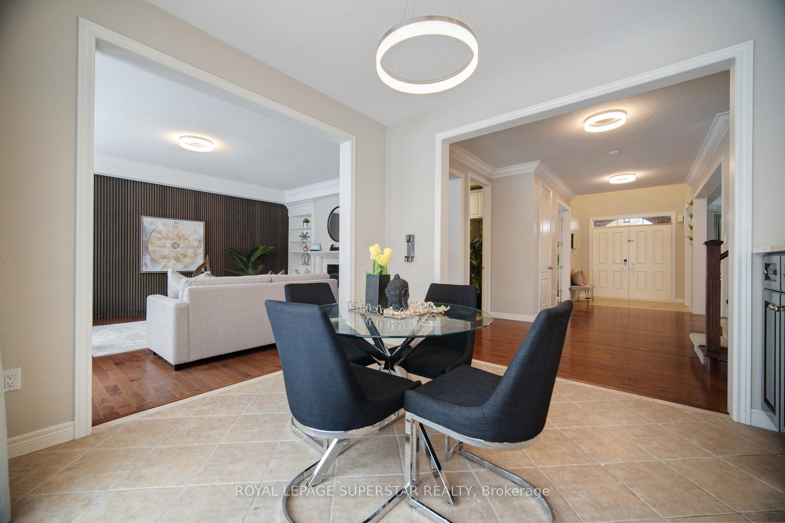 Photo 13 of 220 Edgewater Crescent, Kitchener, Grand River South — HOMEH