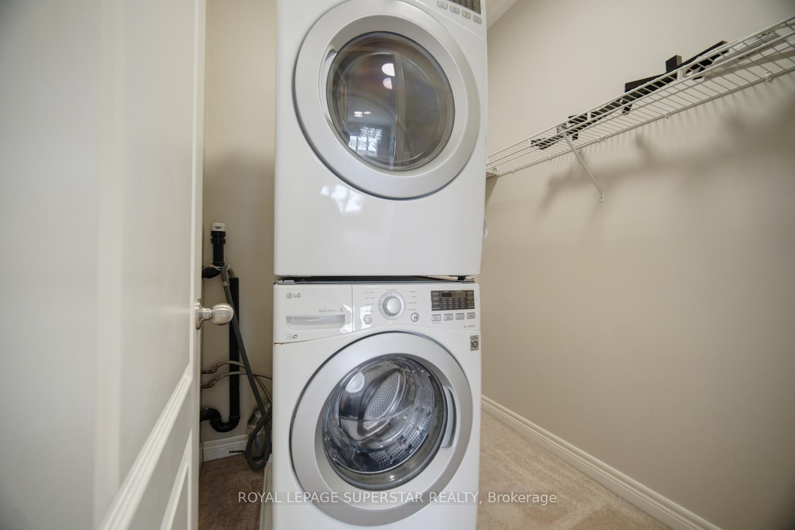 Photo 18 of 220 Edgewater Crescent, Kitchener, Grand River South — HOMEH