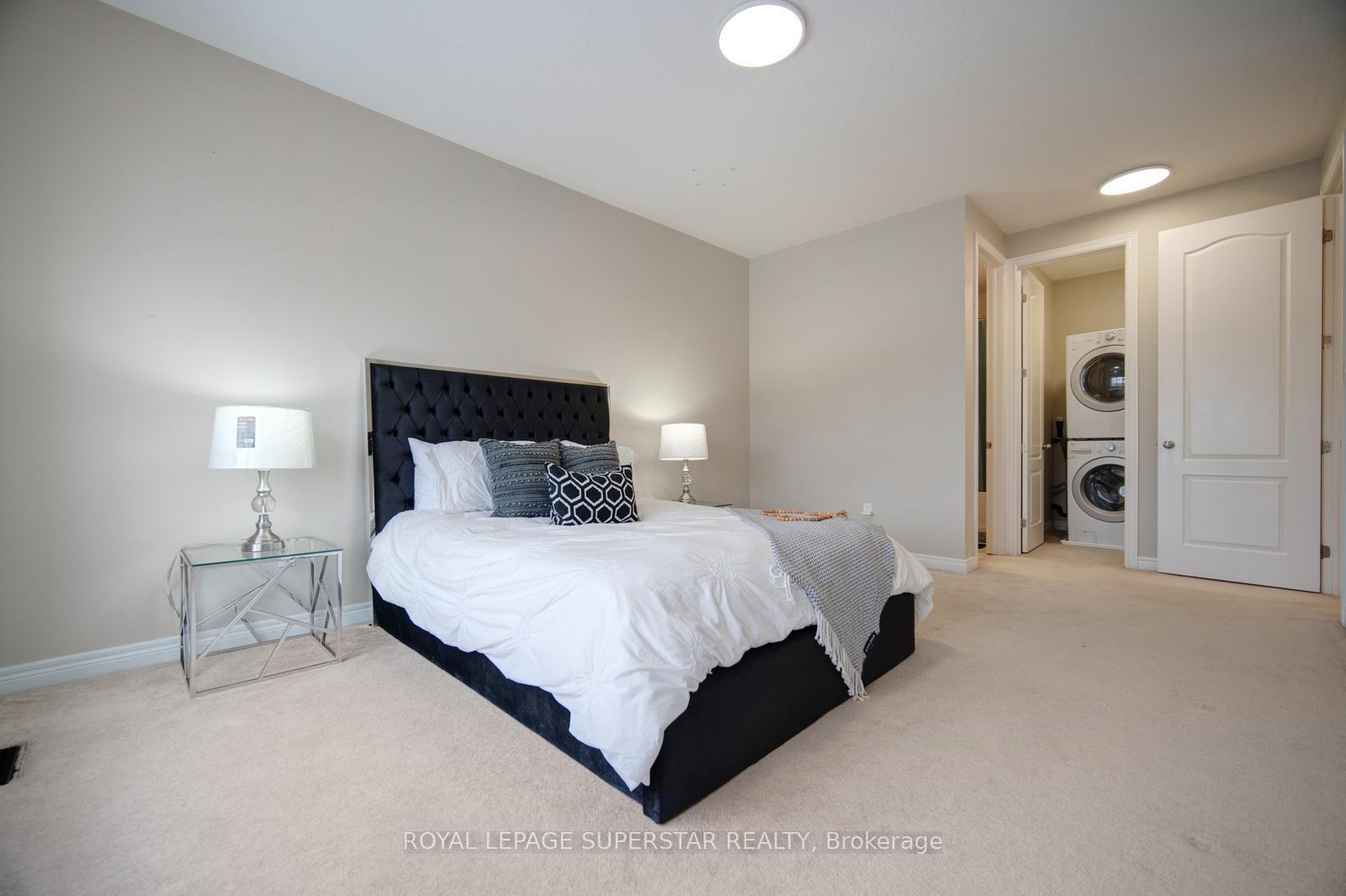 Photo 20 of 220 Edgewater Crescent, Kitchener, Grand River South — HOMEH