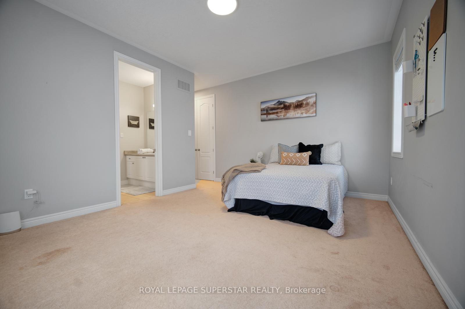 Photo 30 of 220 Edgewater Crescent, Kitchener, Grand River South — HOMEH