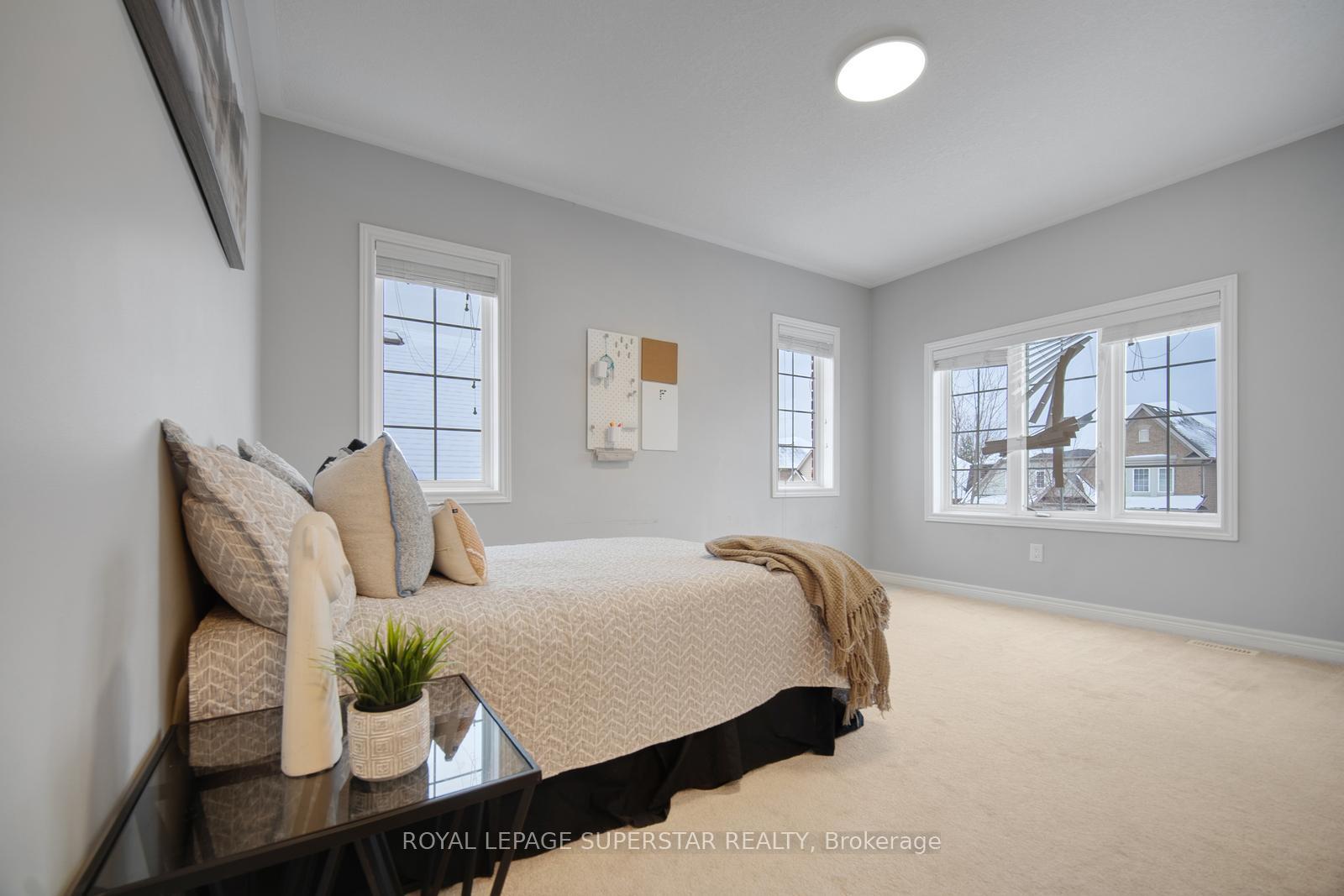 Photo 31 of 220 Edgewater Crescent, Kitchener, Grand River South — HOMEH