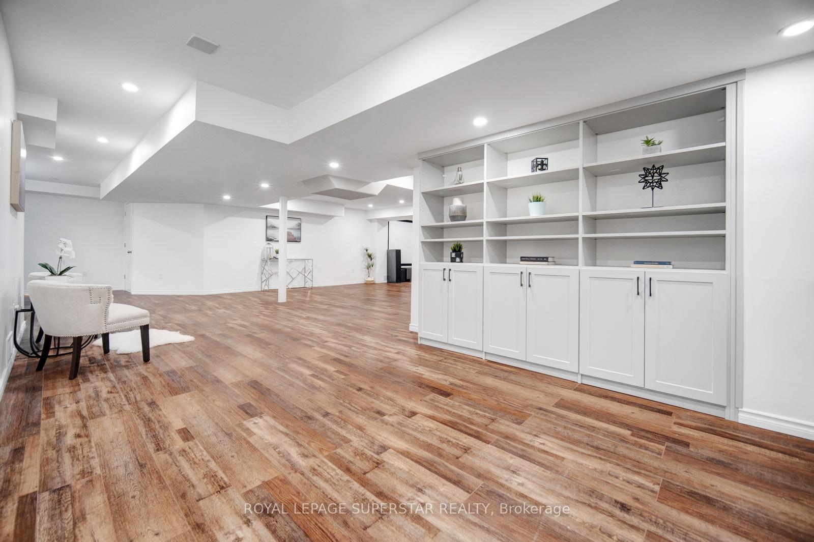 Photo 33 of 220 Edgewater Crescent, Kitchener, Grand River South — HOMEH
