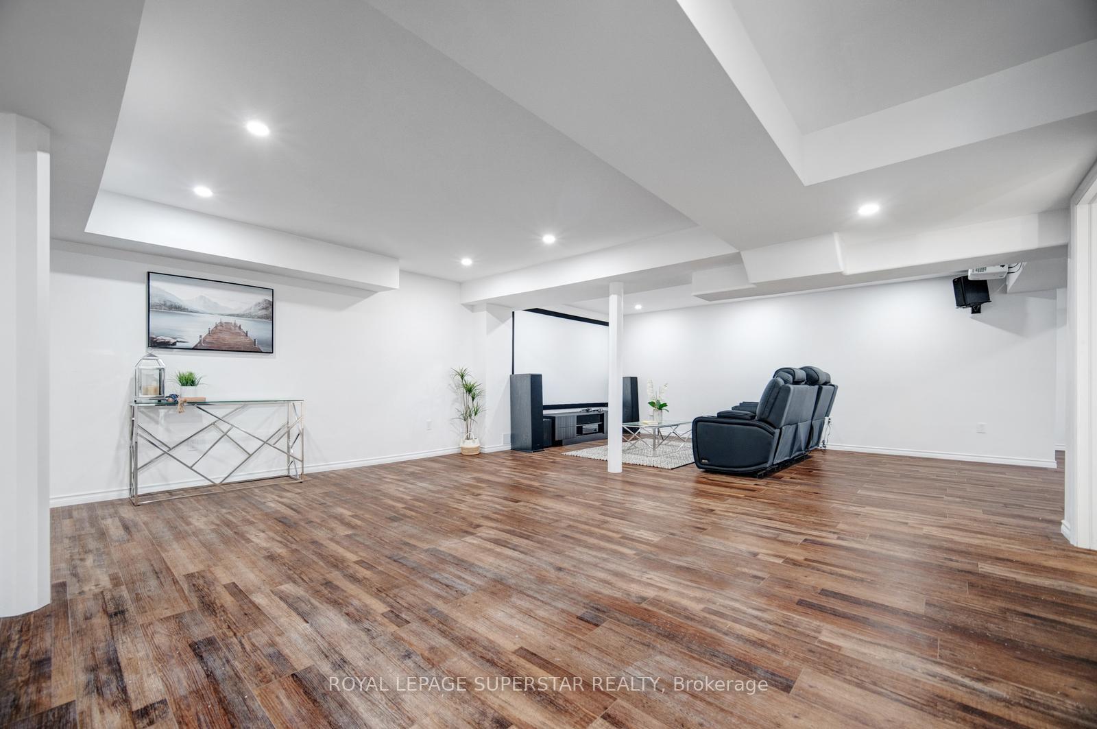 Photo 34 of 220 Edgewater Crescent, Kitchener, Grand River South — HOMEH
