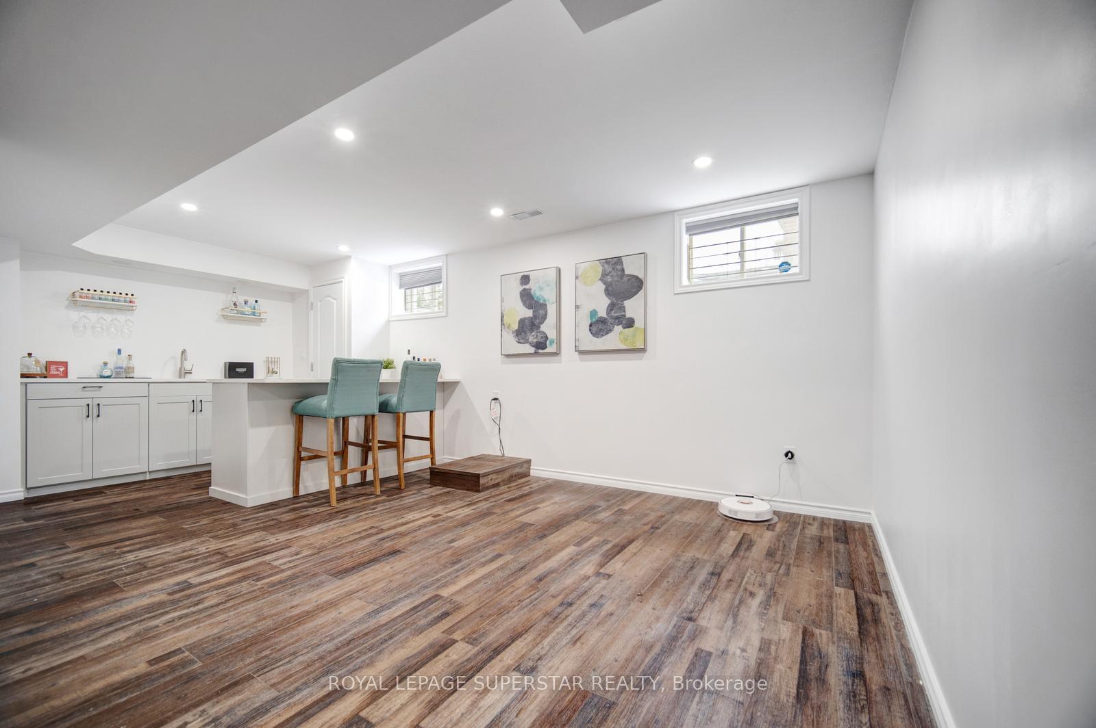 Photo 36 of 220 Edgewater Crescent, Kitchener, Grand River South — HOMEH