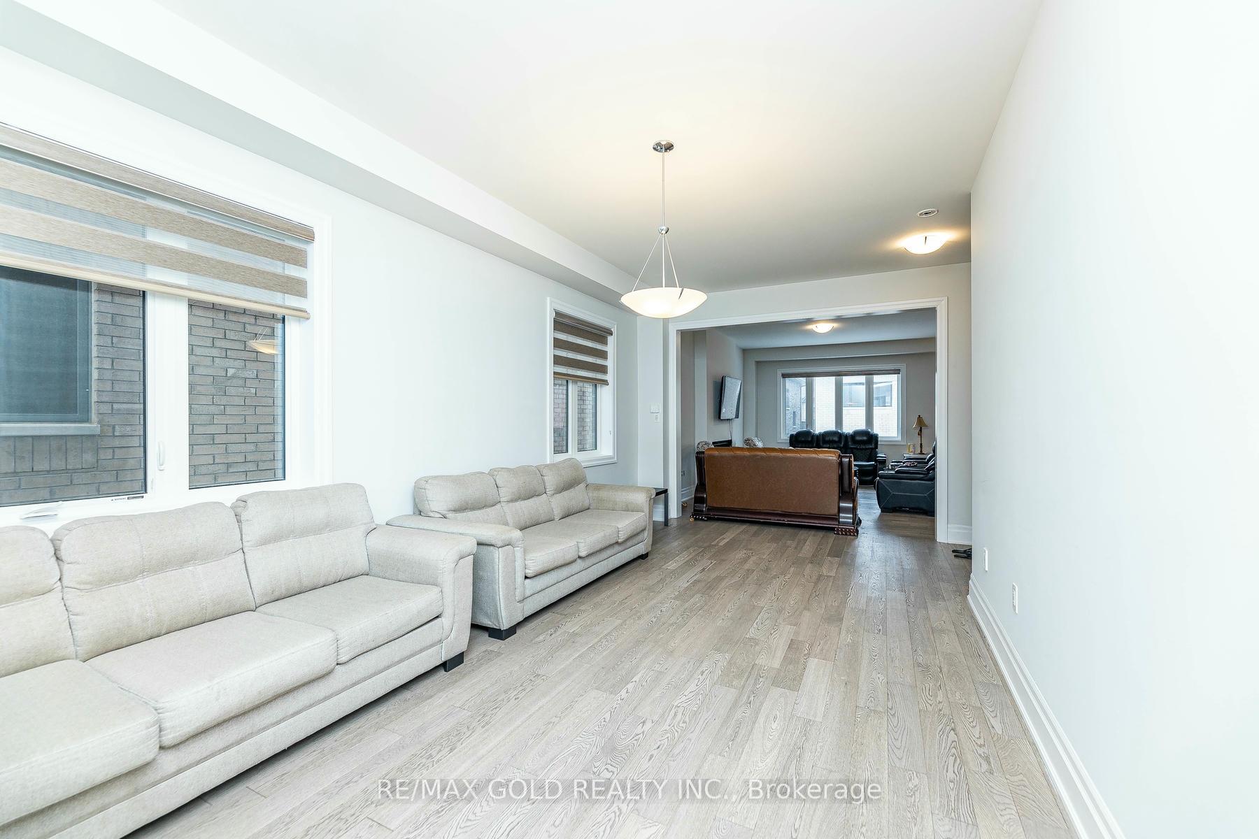 Photo 31 of 33 Keyworth Crescent, Brampton, Sandringham-Wellington North — HOMEH