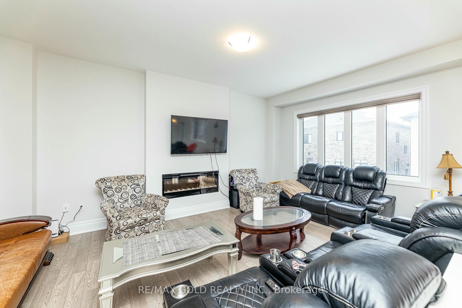 Photo 33 of 33 Keyworth Crescent, Brampton, Sandringham-Wellington North — HOMEH