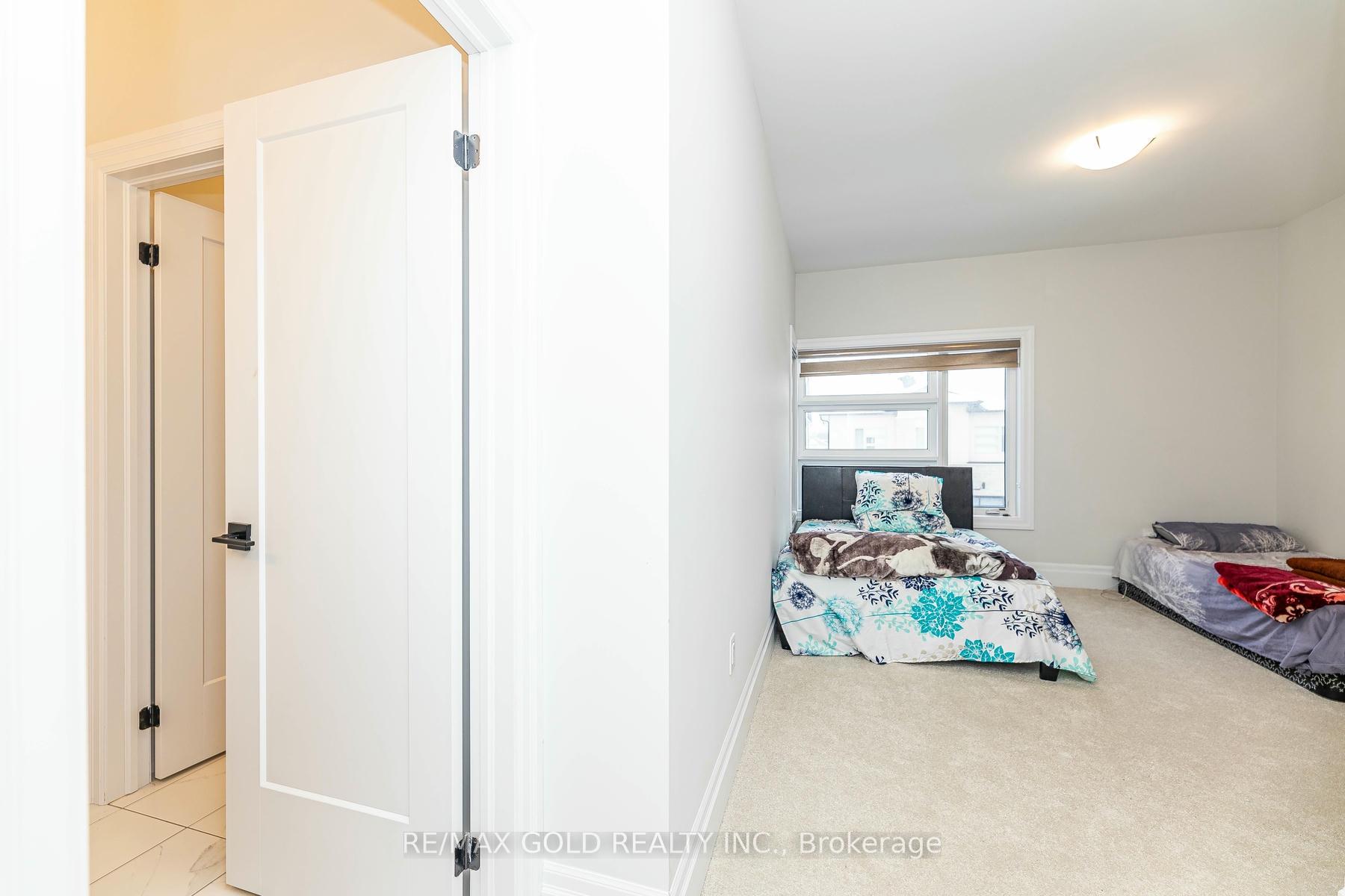 Photo 73 of 33 Keyworth Crescent, Brampton, Sandringham-Wellington North — HOMEH