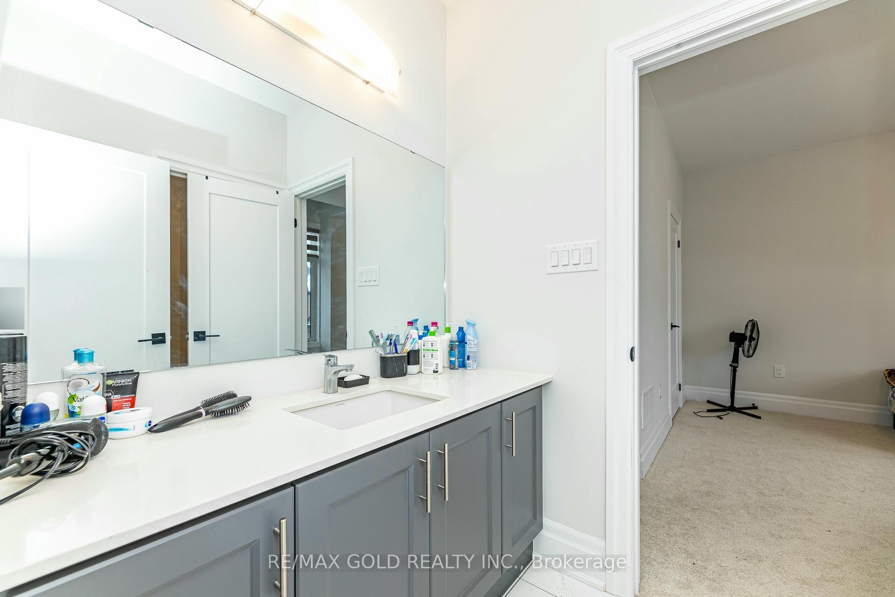 Photo 10 of 33 Keyworth Crescent, Brampton, Sandringham-Wellington North — HOMEH
