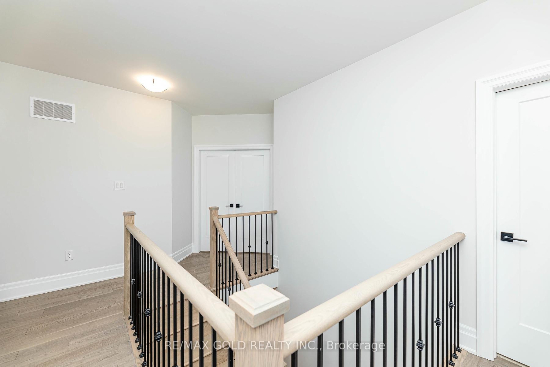 Photo 21 of 33 Keyworth Crescent, Brampton, Sandringham-Wellington North — HOMEH