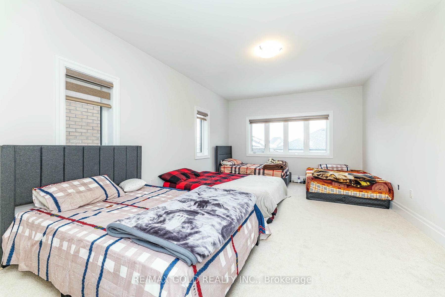 Photo 41 of 33 Keyworth Crescent, Brampton, Sandringham-Wellington North — HOMEH