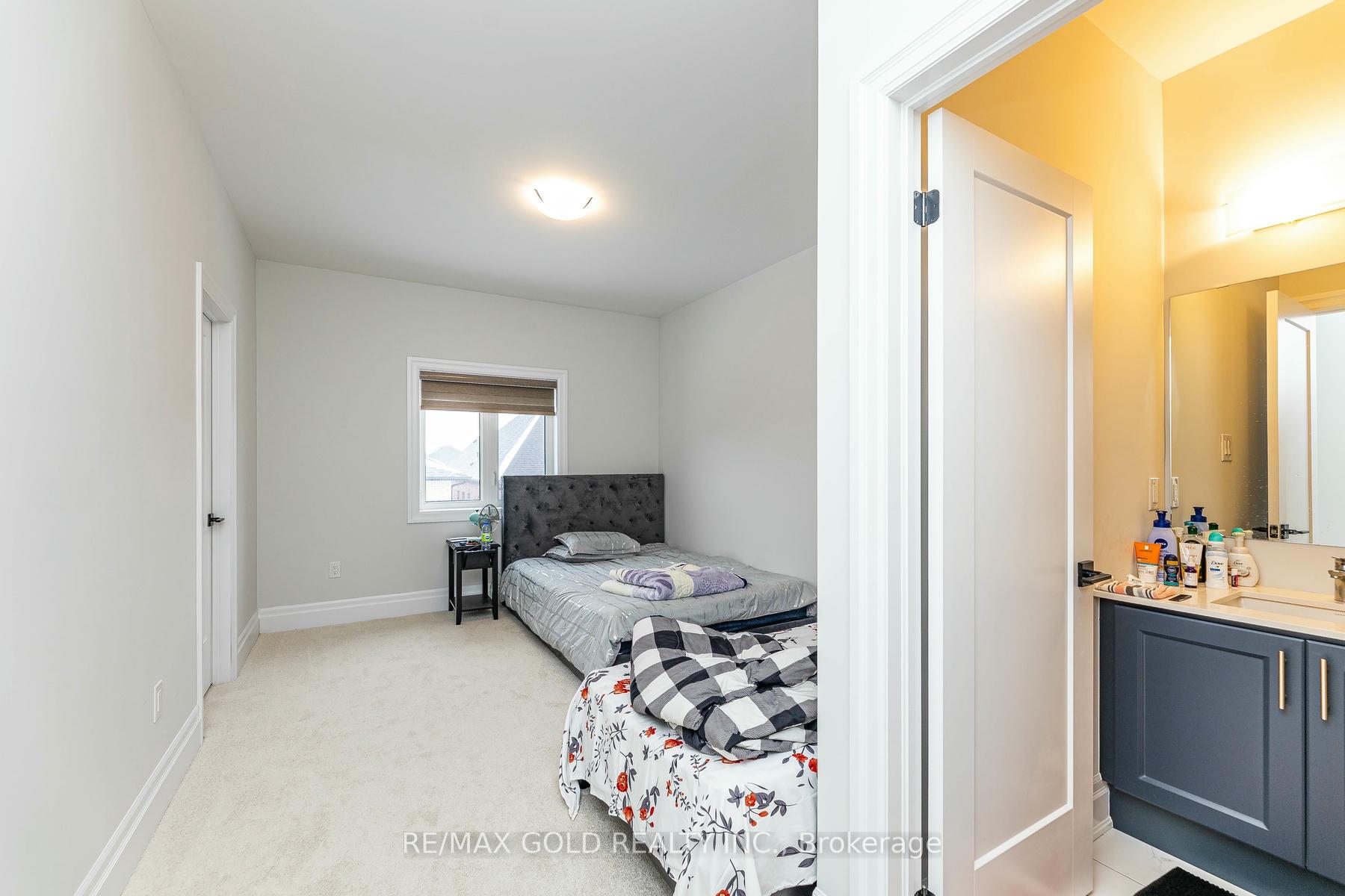 Photo 42 of 33 Keyworth Crescent, Brampton, Sandringham-Wellington North — HOMEH