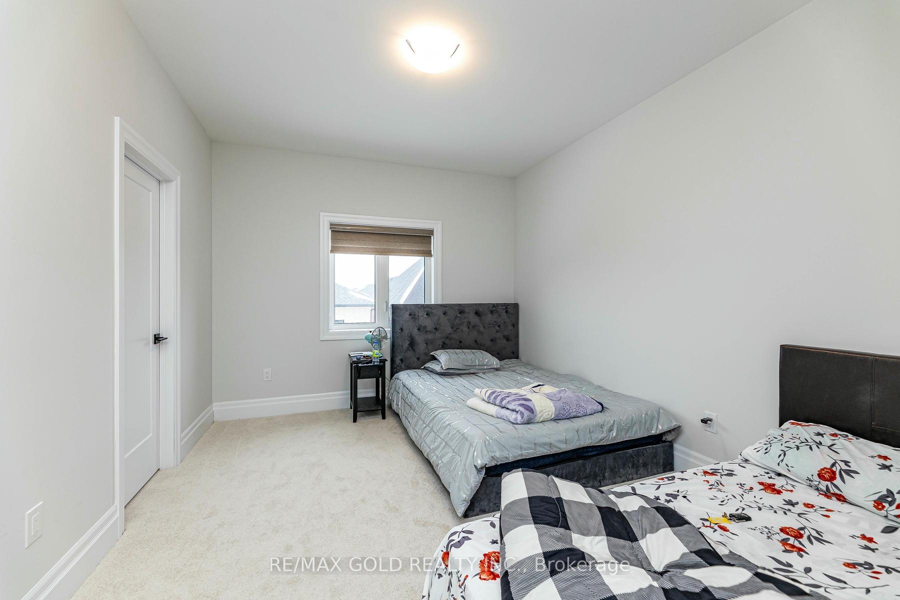 Photo 43 of 33 Keyworth Crescent, Brampton, Sandringham-Wellington North — HOMEH