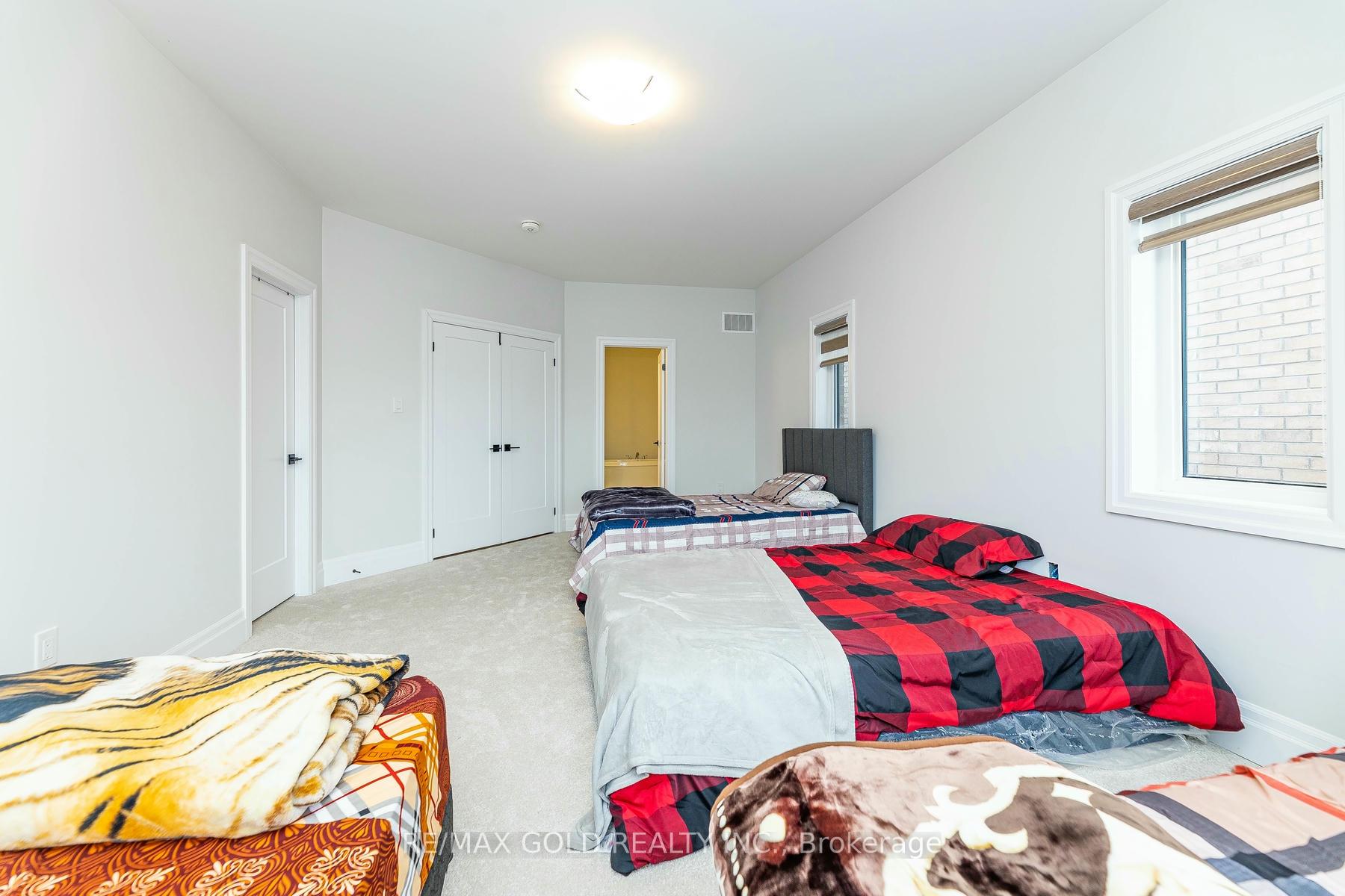 Photo 54 of 33 Keyworth Crescent, Brampton, Sandringham-Wellington North — HOMEH