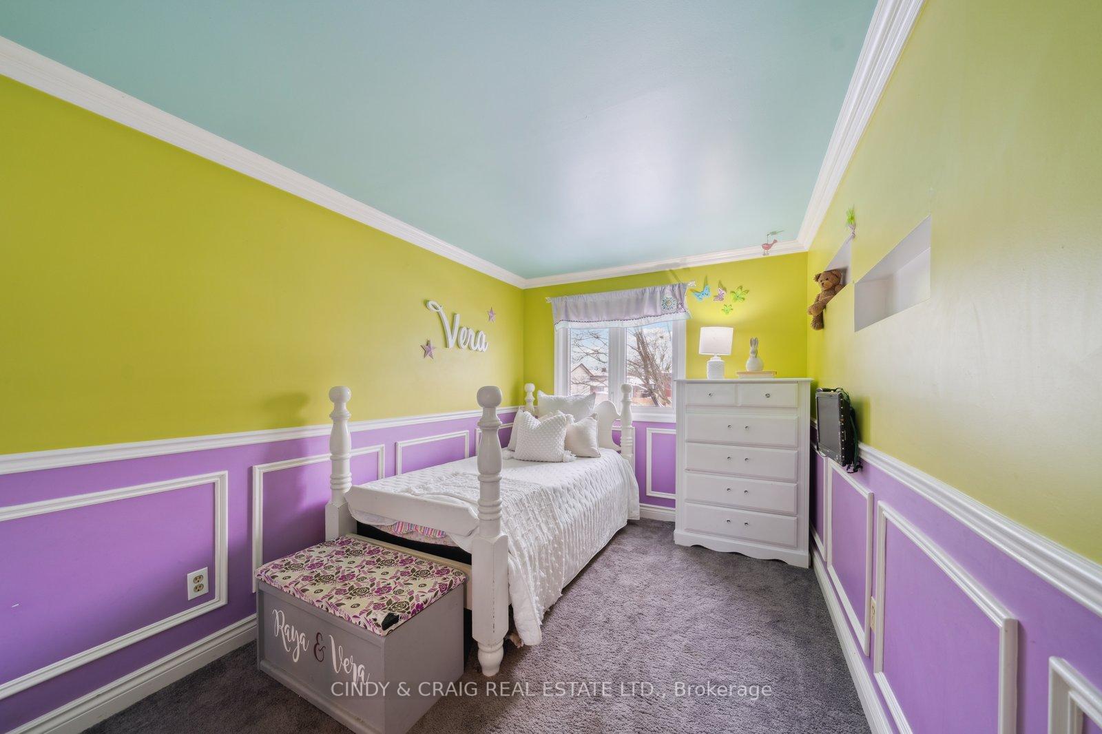 Photo 14 of 821 Exeter Street, Oshawa, Centennial — HOMEH