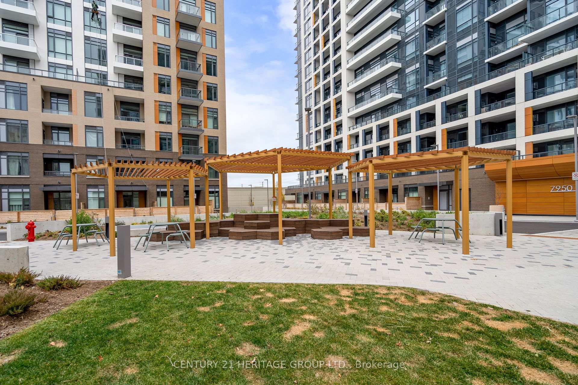Photo 4 of Unit A1517, 7950 Bathurst Street, Vaughan, Beverley Glen — HOMEH