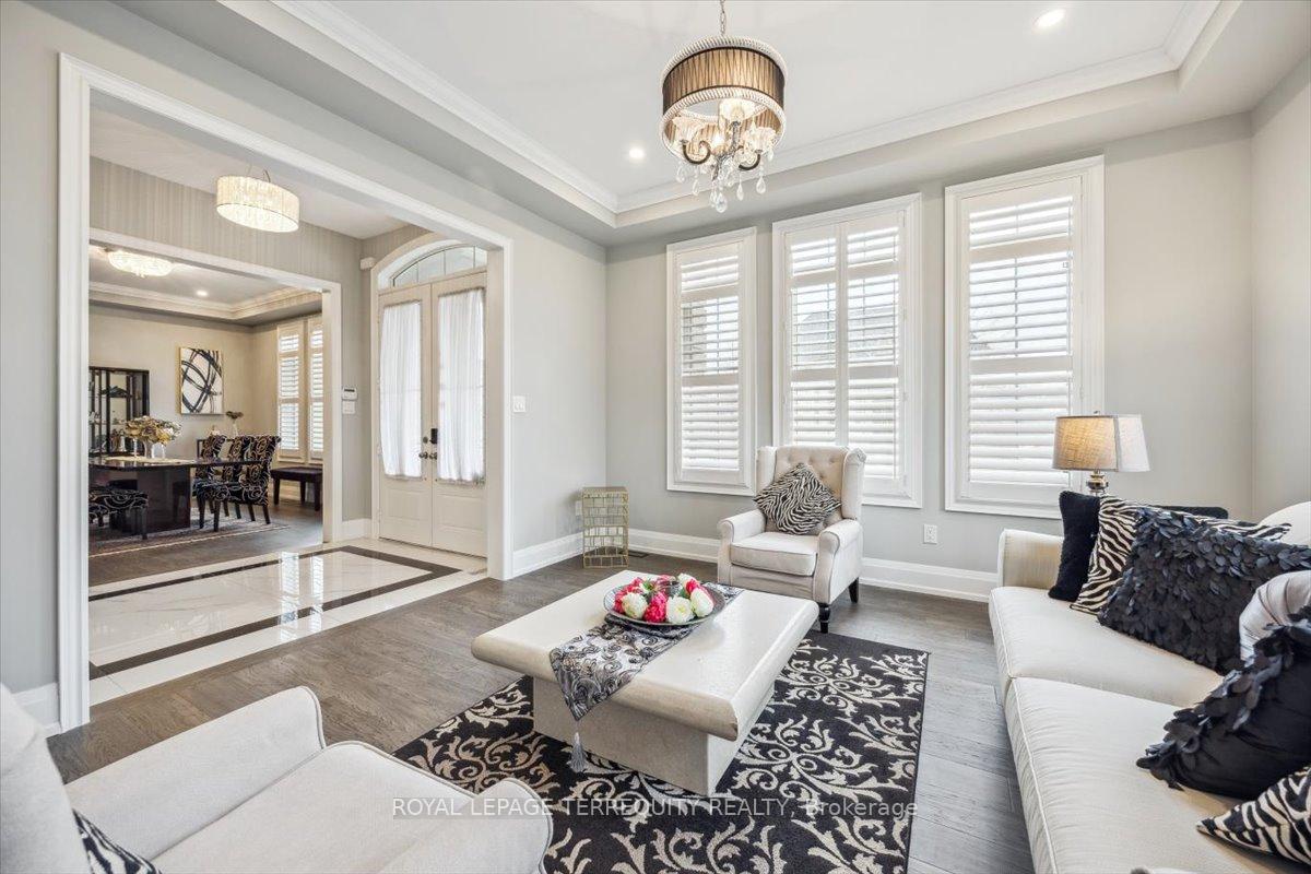 Photo 6 of 18 Dalmeny Drive, Brampton, Credit Valley — HOMEH