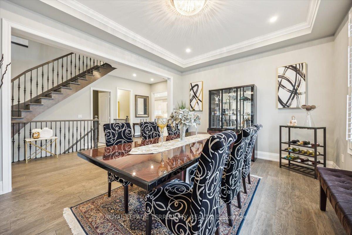 Photo 9 of 18 Dalmeny Drive, Brampton, Credit Valley — HOMEH