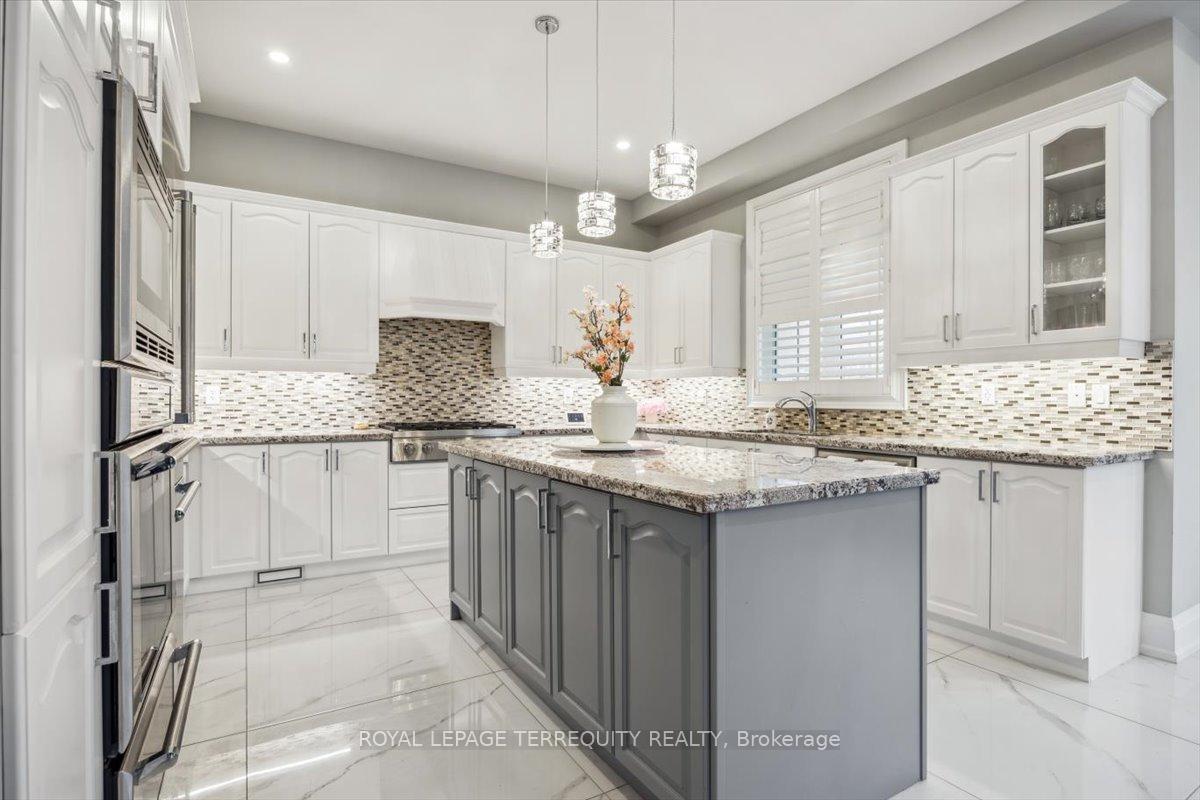 Photo 16 of 18 Dalmeny Drive, Brampton, Credit Valley — HOMEH