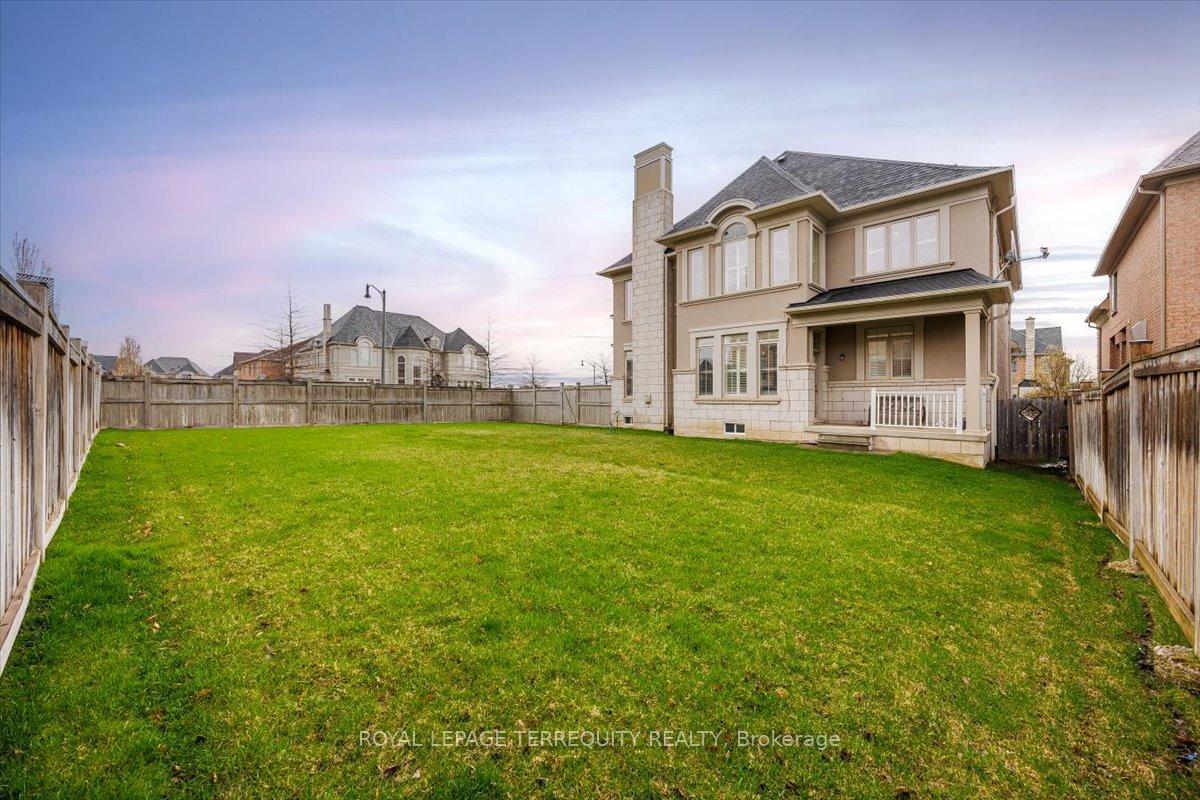 Photo 48 of 18 Dalmeny Drive, Brampton, Credit Valley — HOMEH