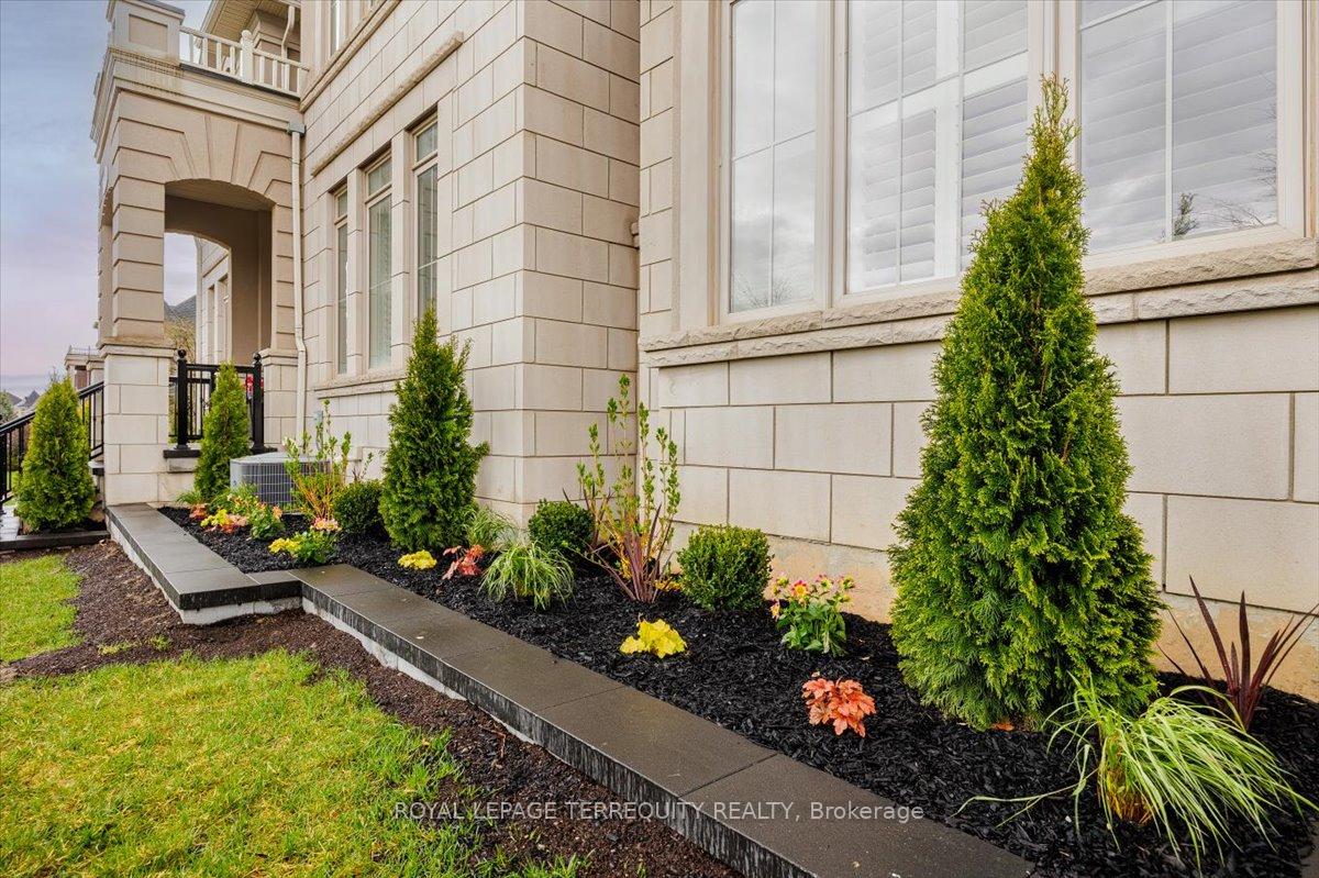 Photo 50 of 18 Dalmeny Drive, Brampton, Credit Valley — HOMEH