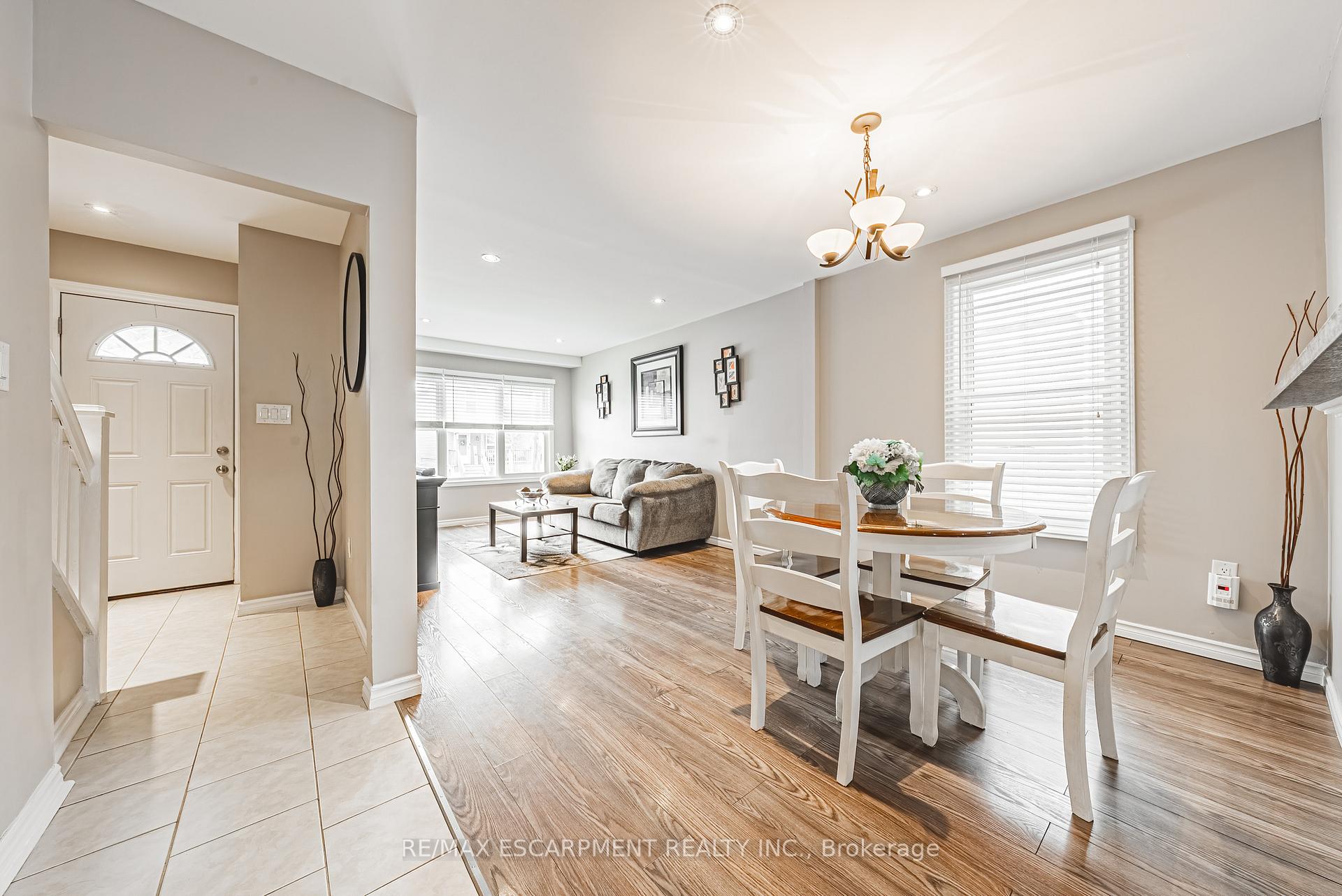 Photo 5 of 60 Belview Avenue, Hamilton, Crown Point — HOMEH