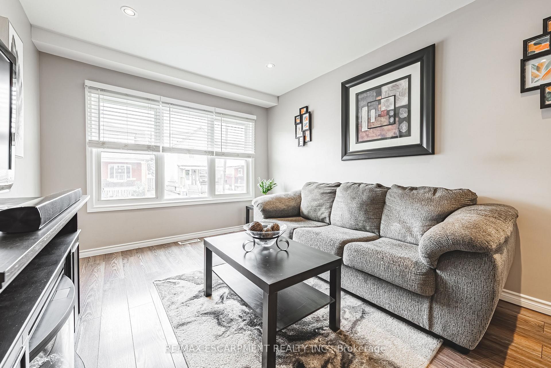 Photo 6 of 60 Belview Avenue, Hamilton, Crown Point — HOMEH