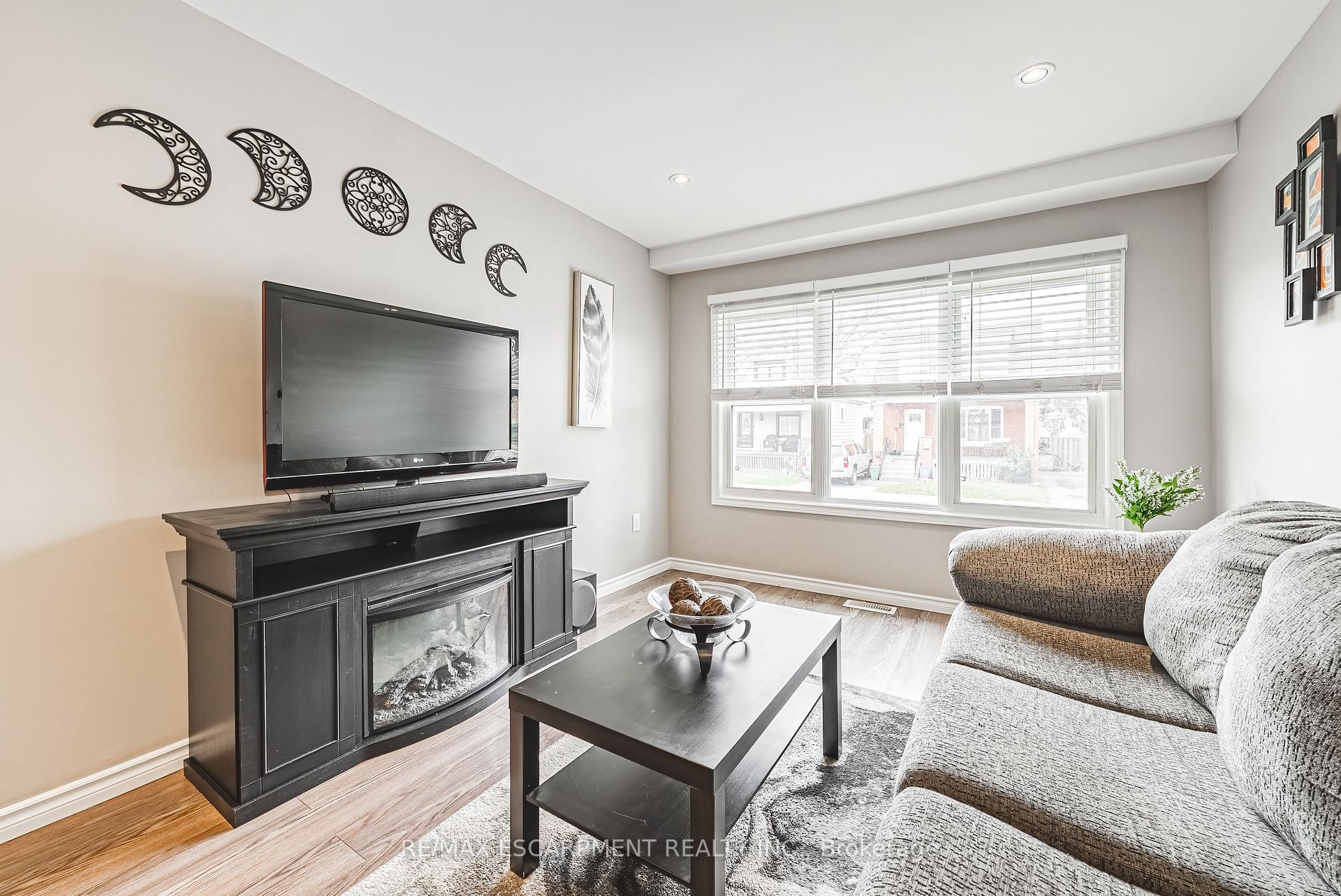 Photo 7 of 60 Belview Avenue, Hamilton, Crown Point — HOMEH