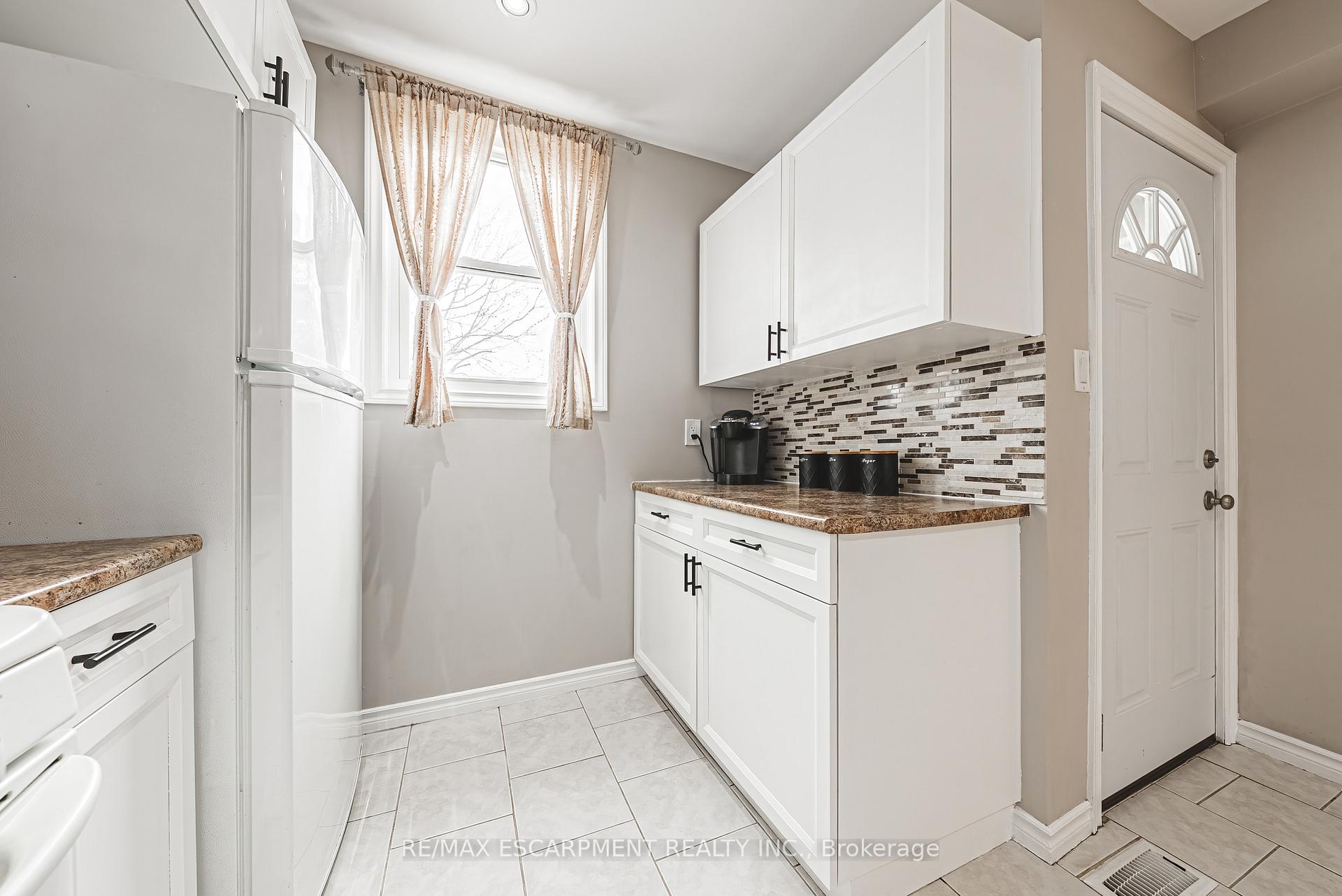 Photo 13 of 60 Belview Avenue, Hamilton, Crown Point — HOMEH