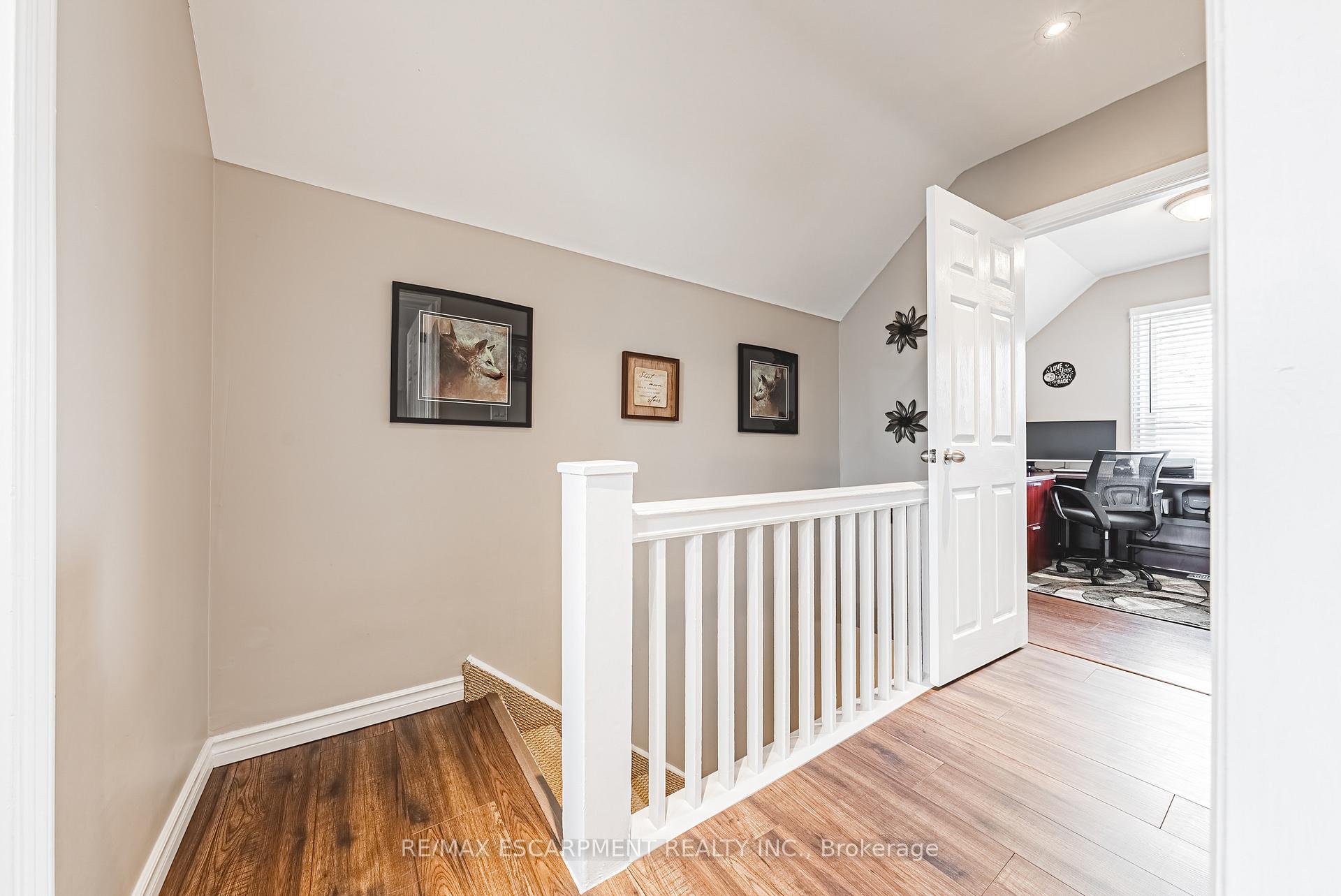 Photo 16 of 60 Belview Avenue, Hamilton, Crown Point — HOMEH