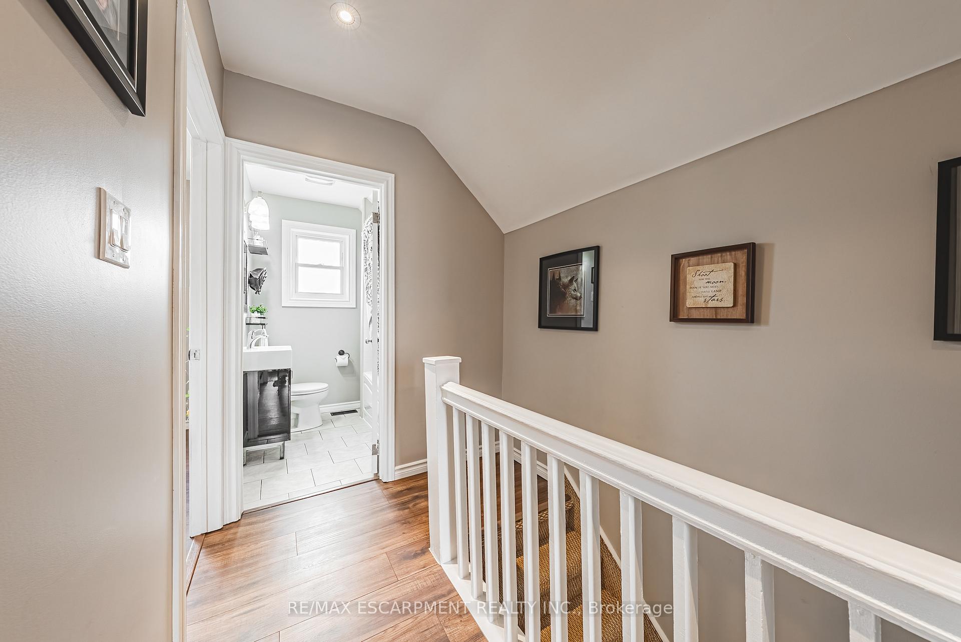 Photo 23 of 60 Belview Avenue, Hamilton, Crown Point — HOMEH