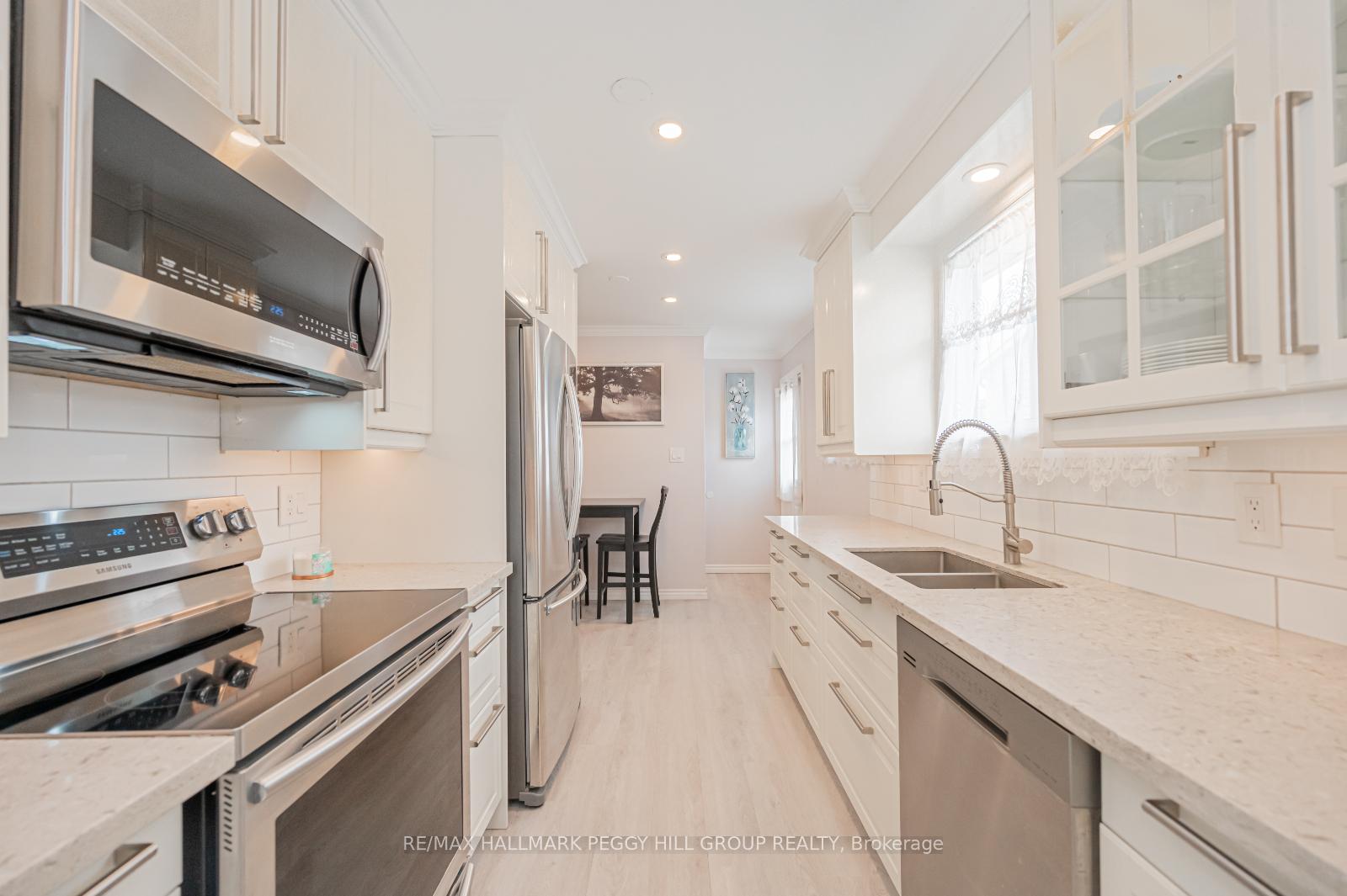 Photo 3 of 17A Cundles Road E, Barrie, Cundles East — HOMEH