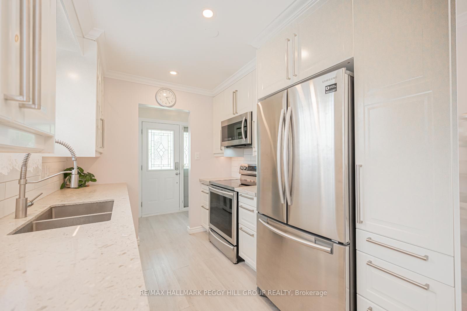 Photo 4 of 17A Cundles Road E, Barrie, Cundles East — HOMEH