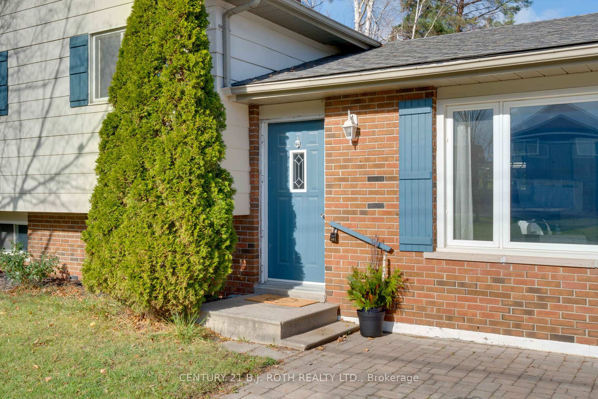 Photo 3 of 204 Margaret Street, Clearview, Stayner — HOMEH