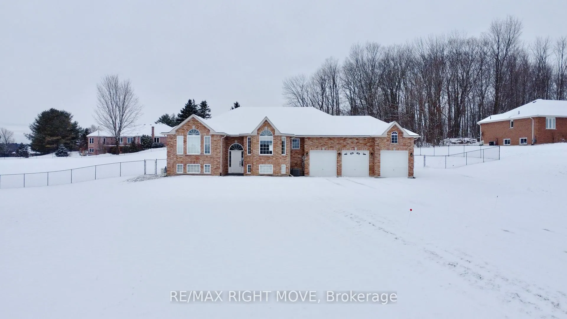 Front of 1348 Hawk Ridge Crescent