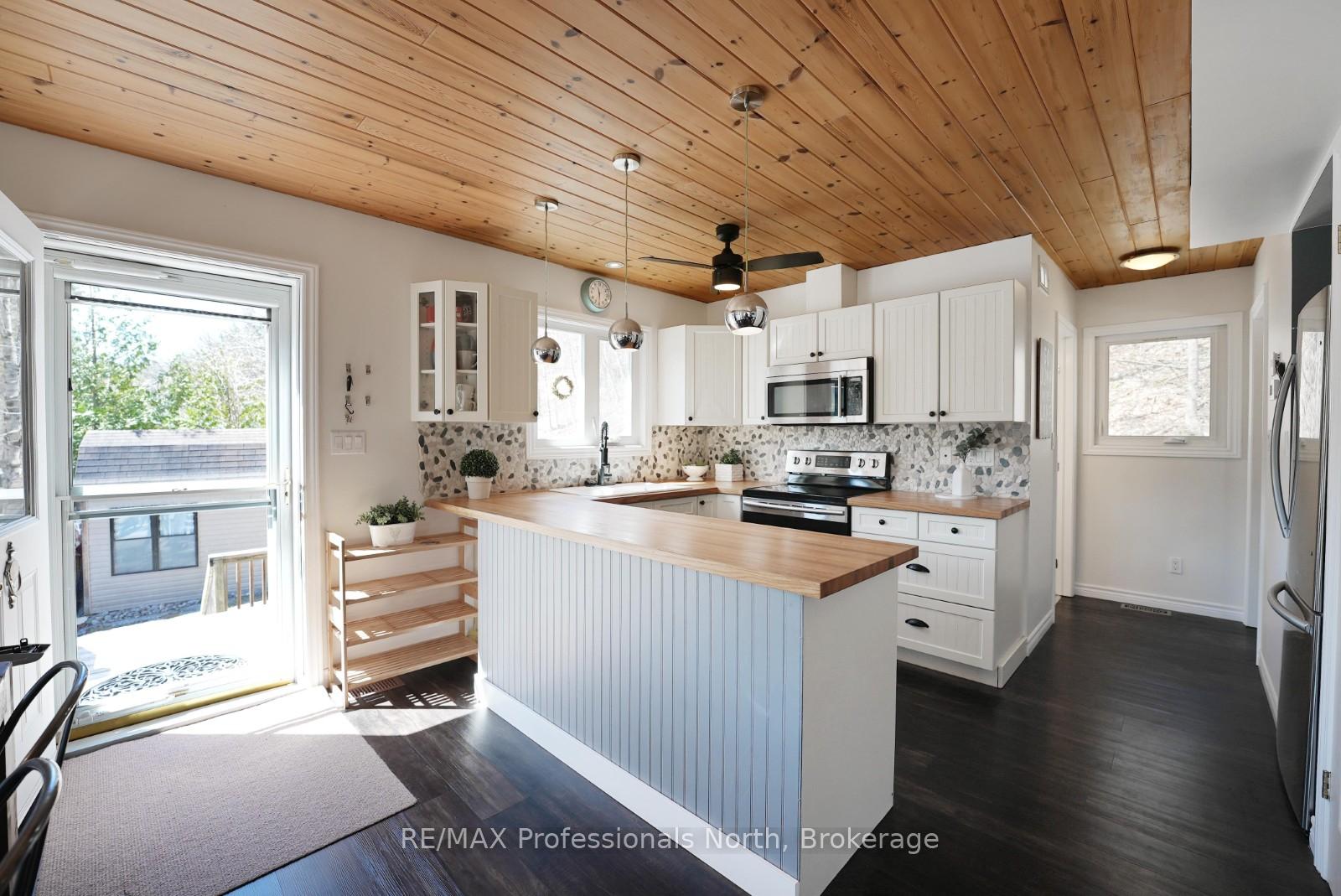 Photo 5 of 1012 Caldwell Trail, Minden Hills, Lutterworth — HOMEH