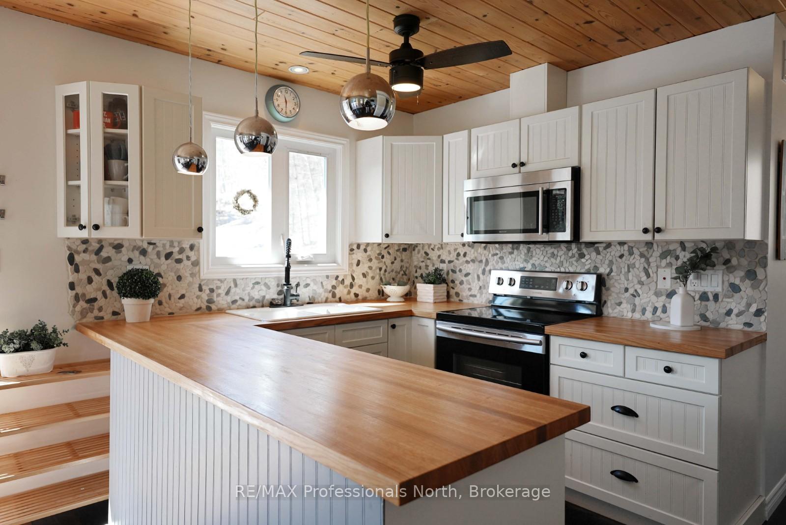 Photo 6 of 1012 Caldwell Trail, Minden Hills, Lutterworth — HOMEH