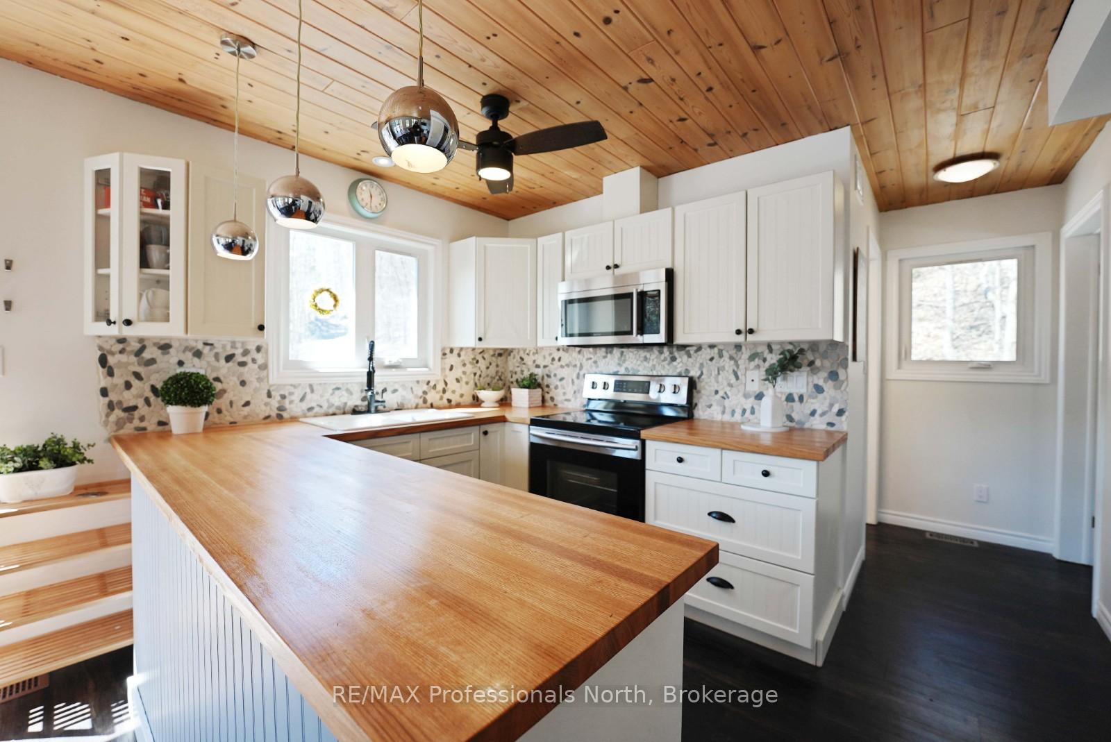 Photo 8 of 1012 Caldwell Trail, Minden Hills, Lutterworth — HOMEH