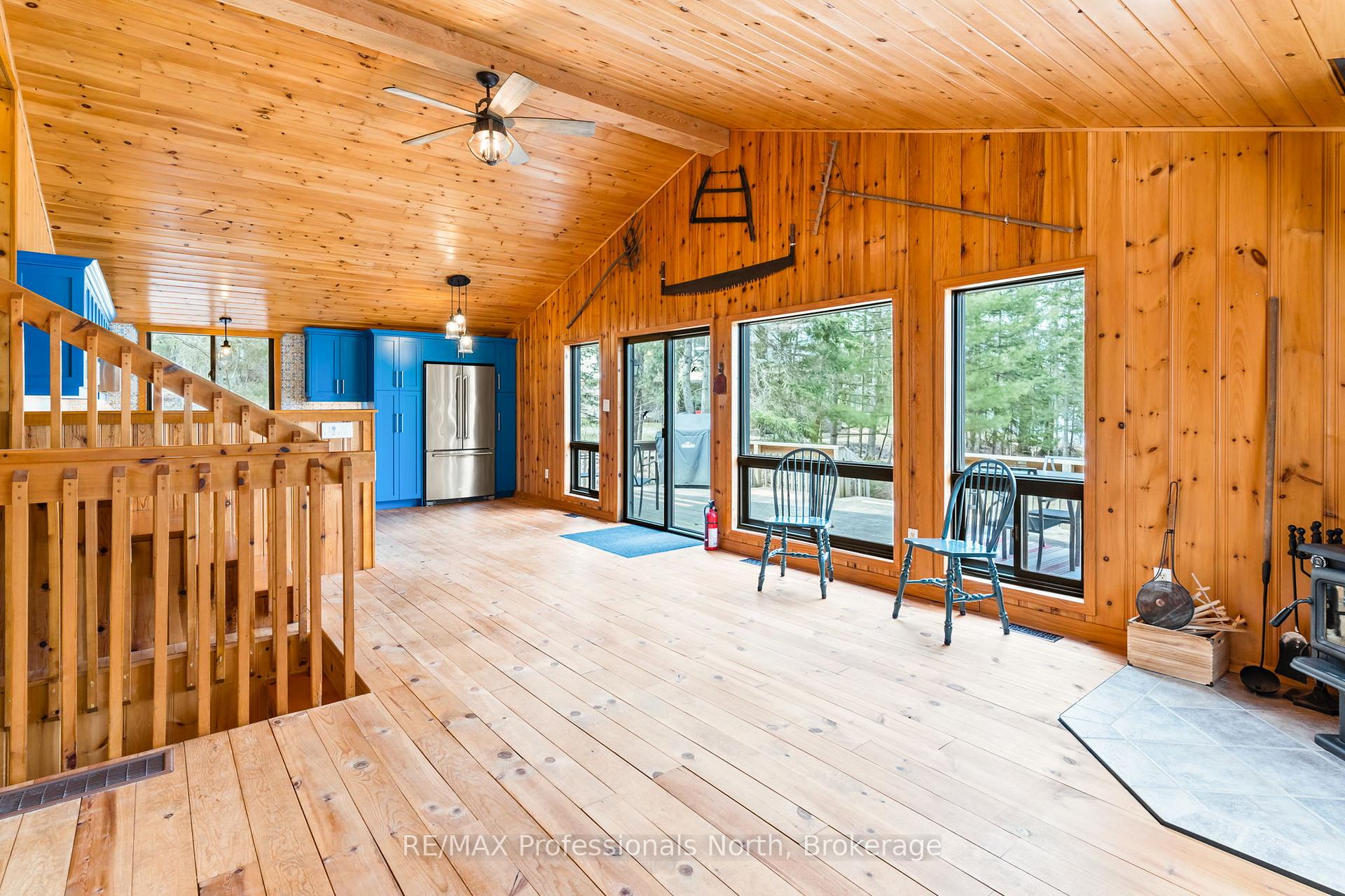 Photo 5 of 1011 Serpentine Lane, Minden Hills, Minden — HOMEH