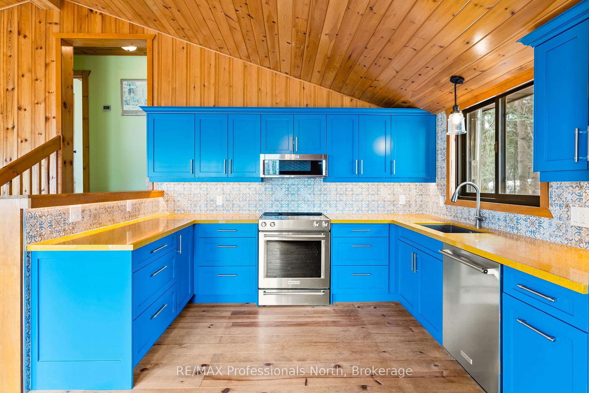 Photo 8 of 1011 Serpentine Lane, Minden Hills, Minden — HOMEH