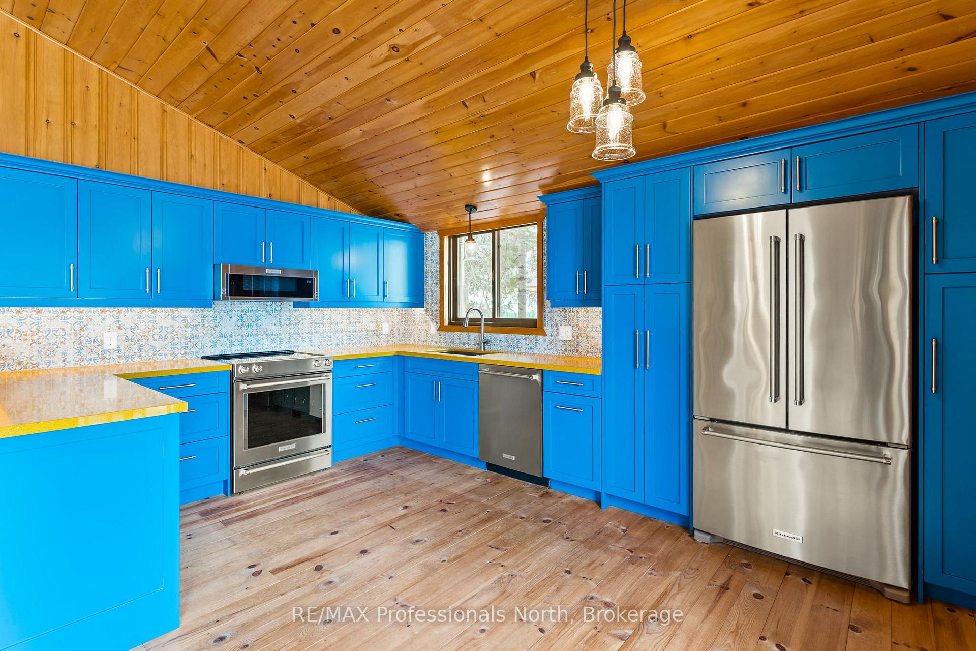 Photo 9 of 1011 Serpentine Lane, Minden Hills, Minden — HOMEH