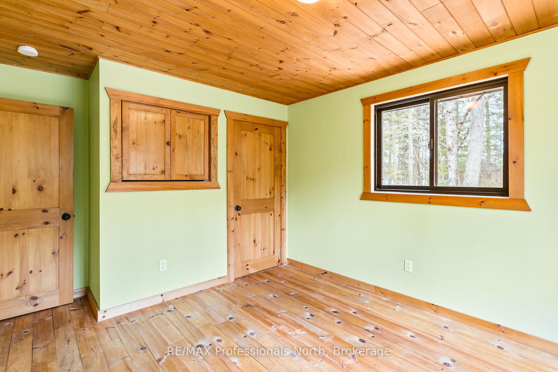 Photo 17 of 1011 Serpentine Lane, Minden Hills, Minden — HOMEH