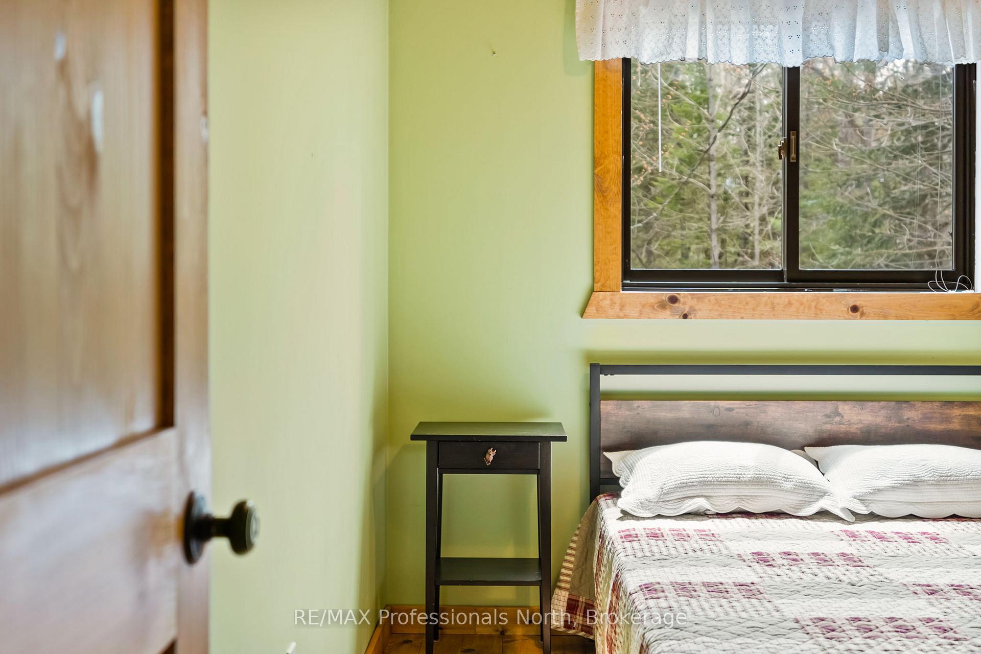 Photo 18 of 1011 Serpentine Lane, Minden Hills, Minden — HOMEH