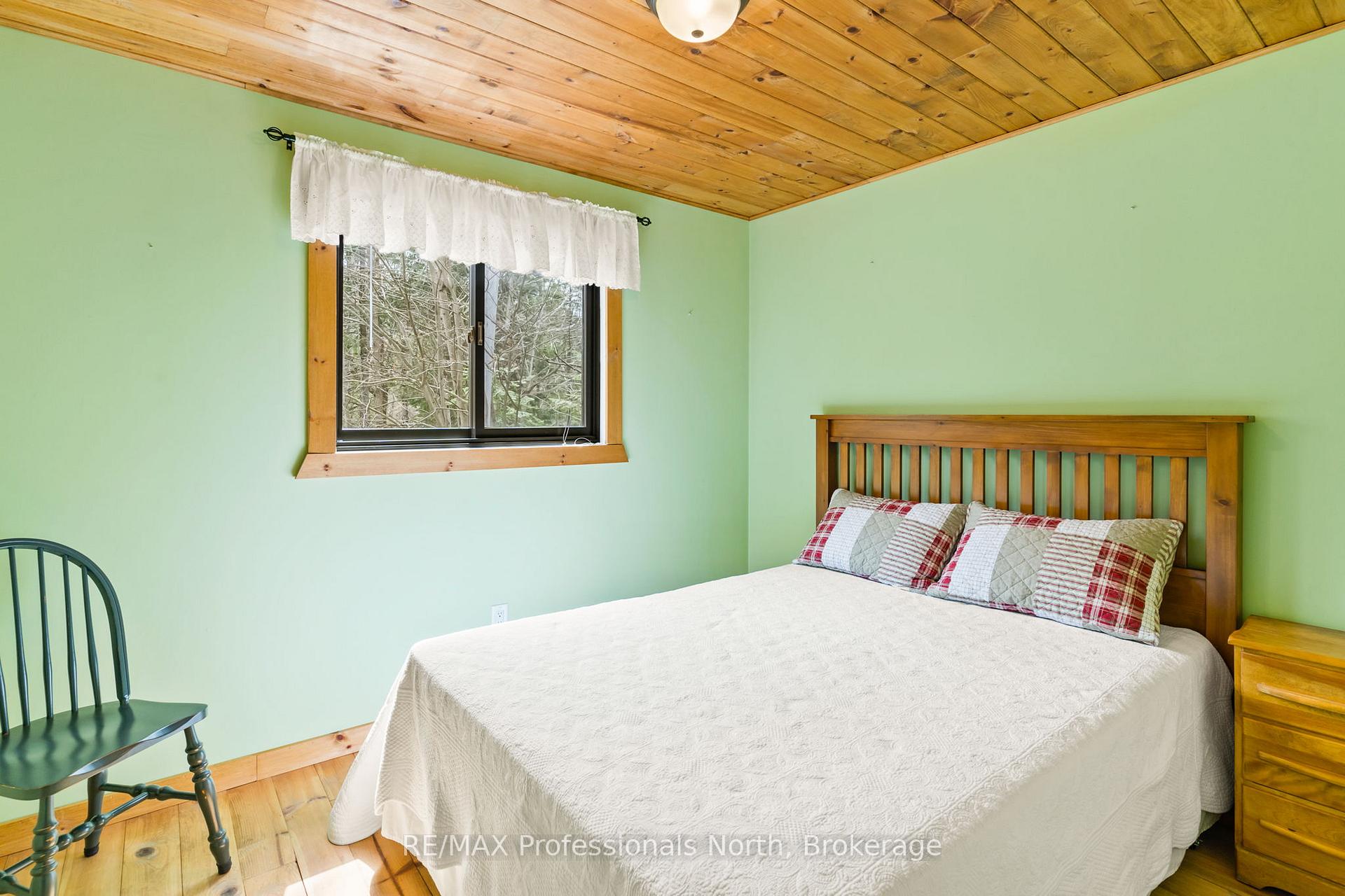 Photo 21 of 1011 Serpentine Lane, Minden Hills, Minden — HOMEH