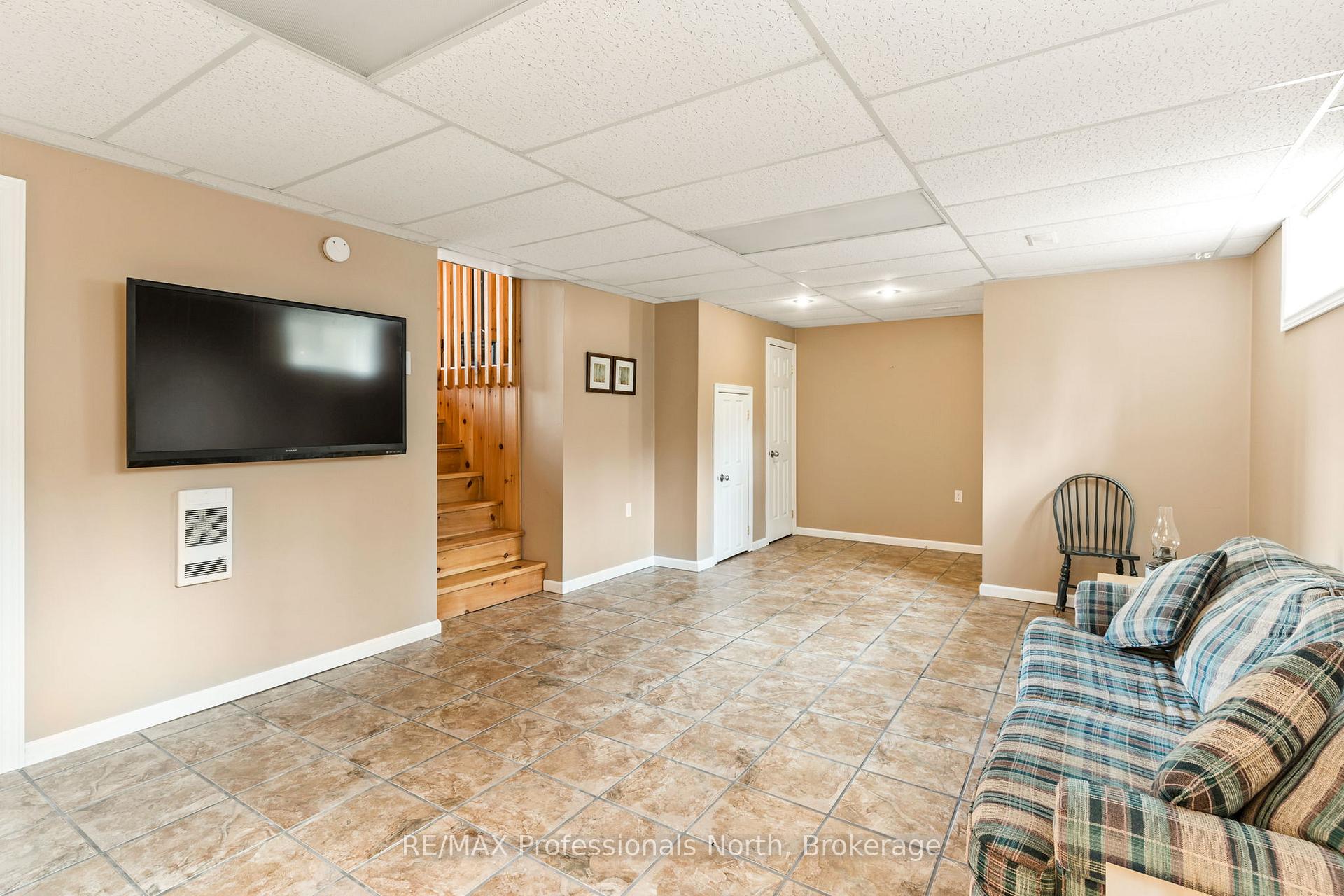 Photo 26 of 1011 Serpentine Lane, Minden Hills, Minden — HOMEH