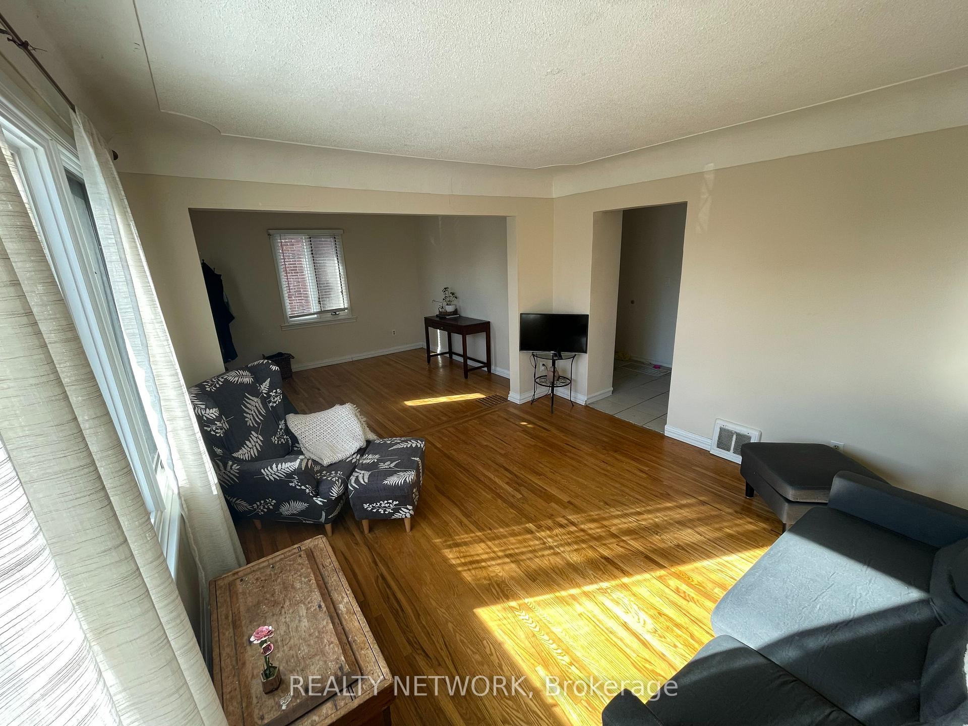 Photo 6 of 31 Russell Street, Hamilton, Eastmount — HOMEH