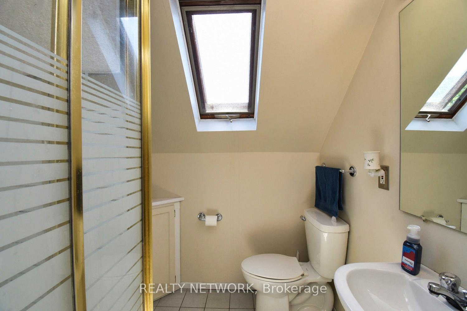 Photo 45 of 31 Russell Street, Hamilton, Eastmount — HOMEH