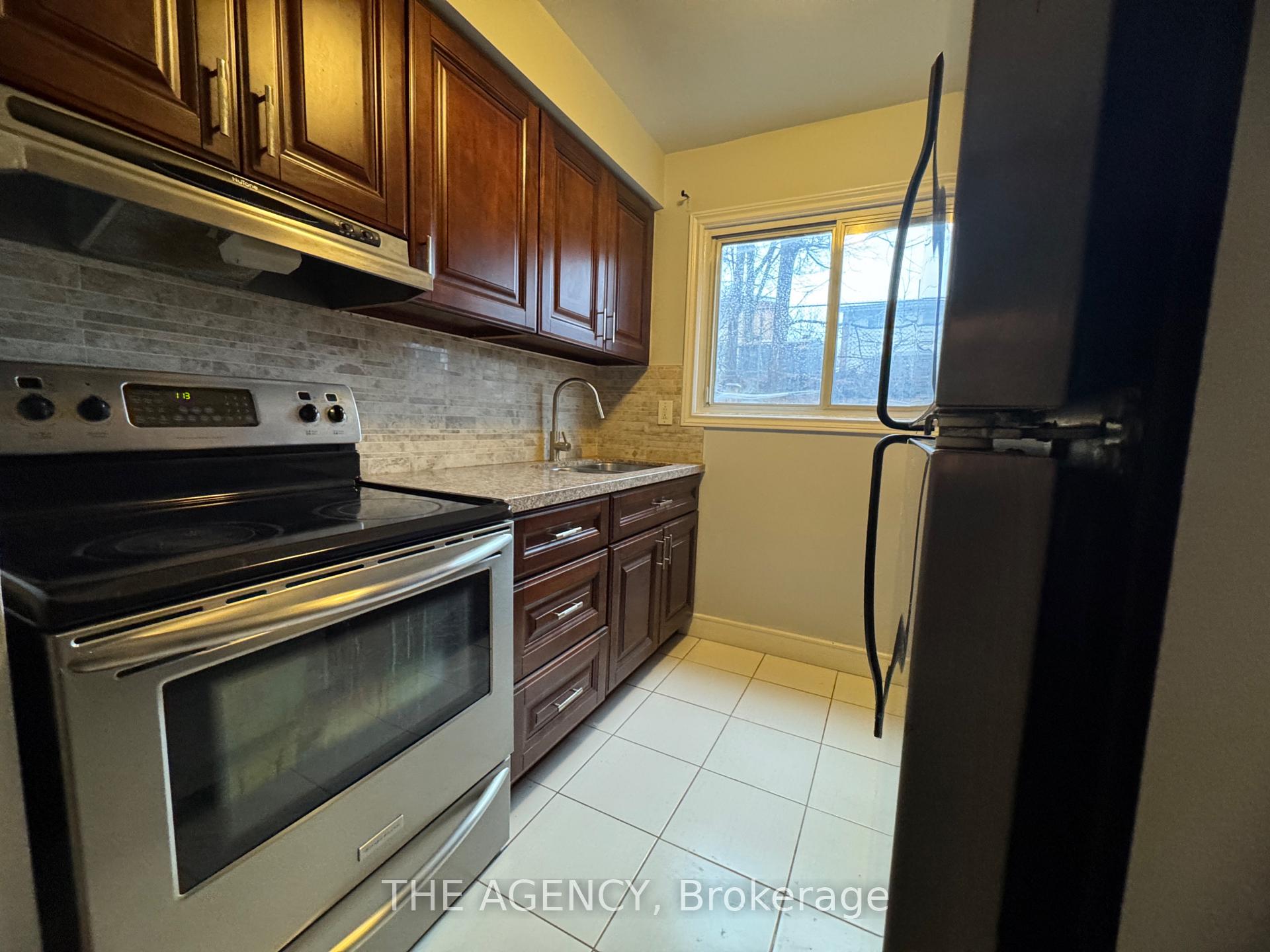 Photo 5 of Unit 46, 477 Dean Avenue, Oshawa, Central — HOMEH