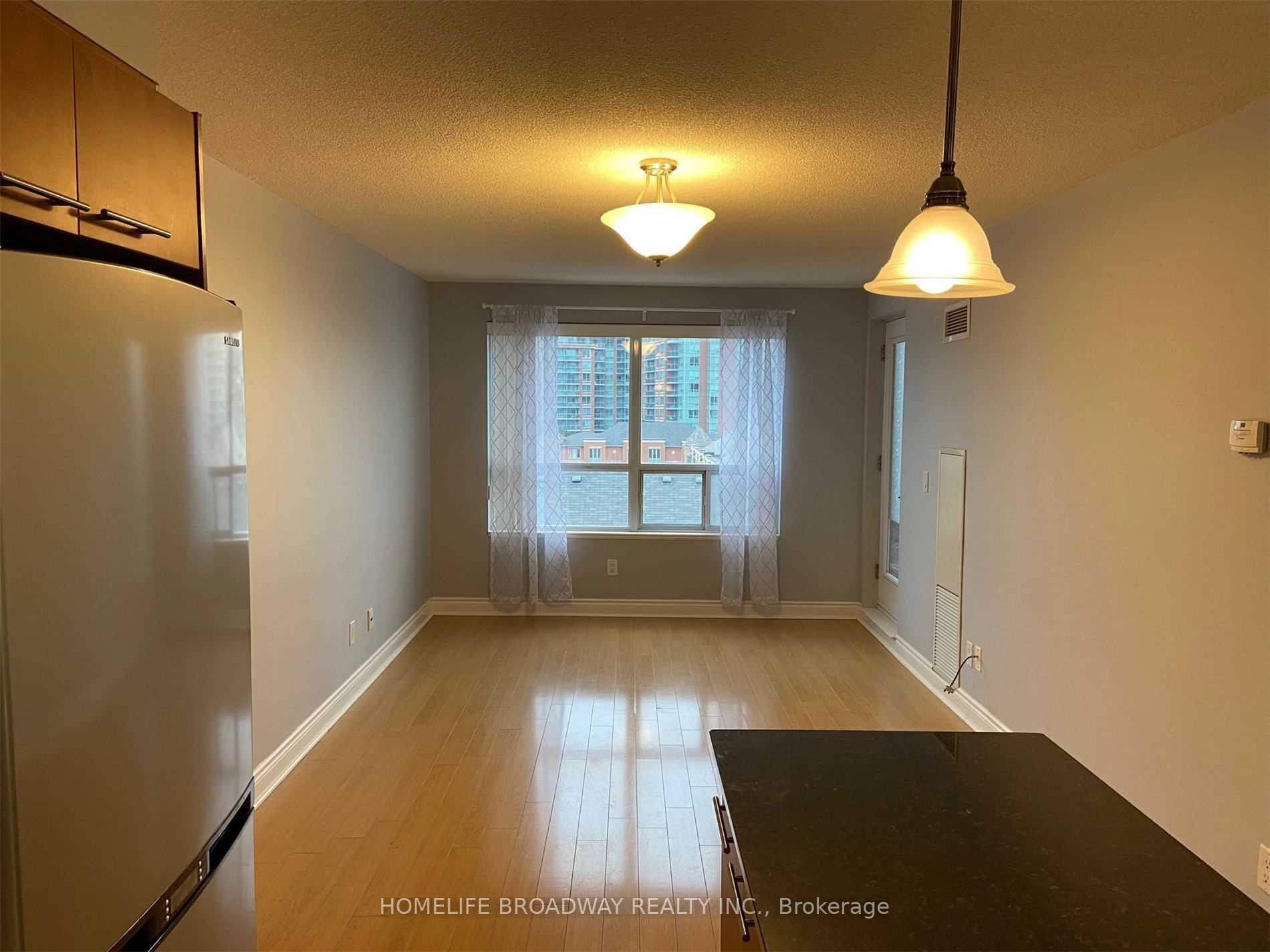 Photo 5 of Unit 701, 39 Galleria Parkway, Markham, Commerce Valley — HOMEH