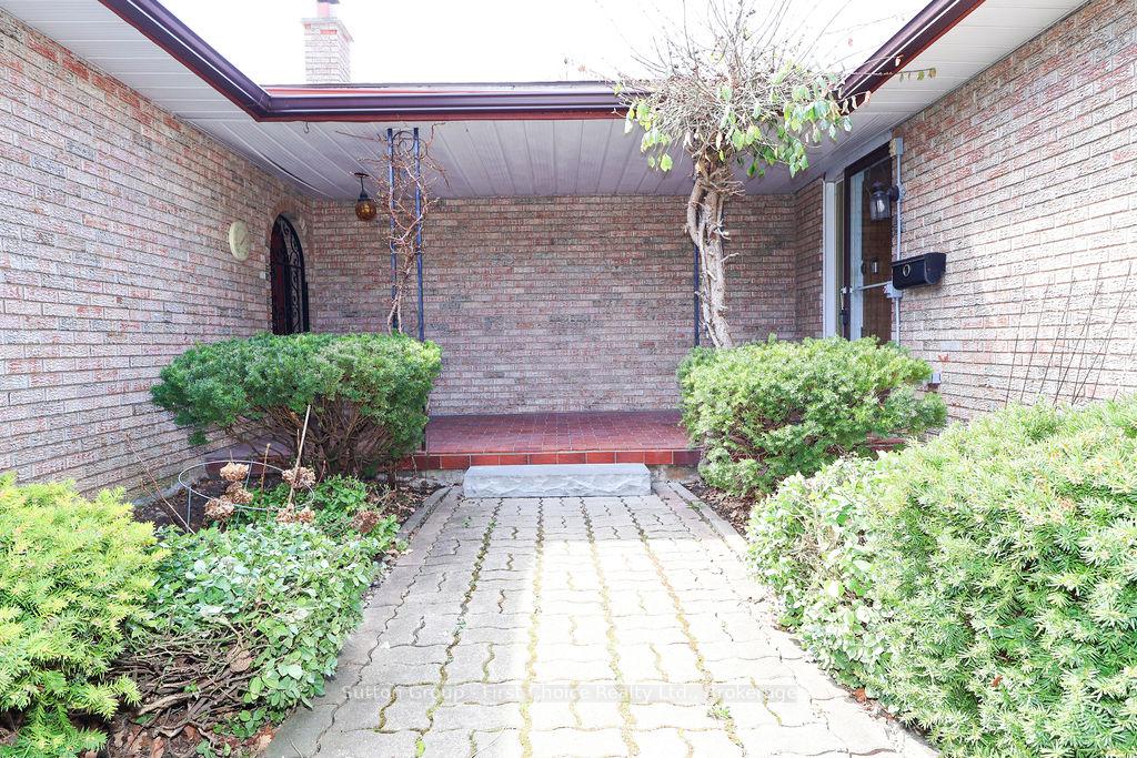 Photo 23 of 96 Graff Avenue, Stratford — HOMEH