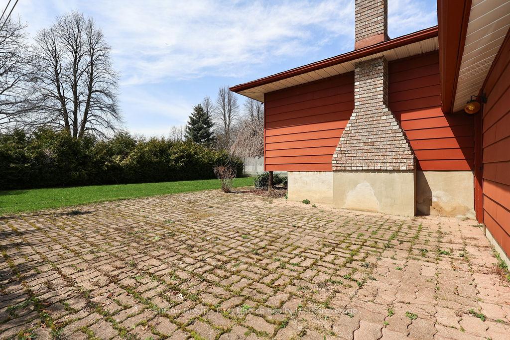 Photo 97 of 96 Graff Avenue, Stratford — HOMEH